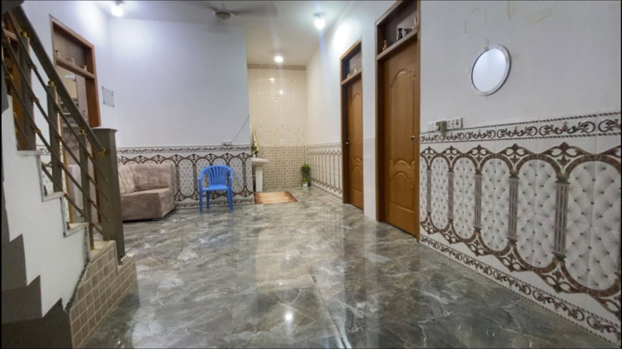 سلام عليكم  بيت + قطعه.  المساحه. الكليه 640 البيت يتكون. غرفتين نوم  وستقبال وهول ومطبخ  وسطحه صب مسلح. والبيت جاهز ومابي اي نقص  الموقع بستان بيت ناصر العبود خلف بيت حيدر سامي    وبيت عمار الكريم. السعر 105 وبي مجال  
الاستفسار.       ع الارقام  التاليه ***********     ***********
