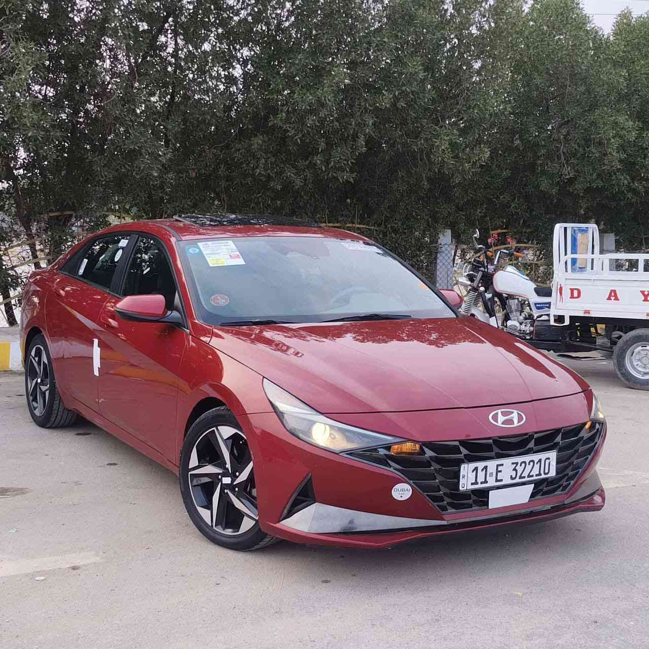 لسلام عليكم النترا موديل 2022 وراد امريكي حره رقم  بغداد الدولي ضرر تبديل باب خلفي وصبغ جاملغ فول1/1 لمتدد 
فتحه سقف
بصمه تشغيل + دخول ذكي + صندوق
شاشه ديجيتل + كامره 
رادار امامي + خلفي + جانبي + توقف ذاتي
اضاءه خلفيه LED + لد نهاري + اضاءه ترحيب
ويل كروم
اشاير بلمري
دمام امامي خلفي 
محرك 2000 دوش كير 6 نمر AT 
السياره جديده وجاهزه من جميع النواحي 
العنوان الناصريه مركز المدينه
الموبايل 📱 ***********
السعر 134
