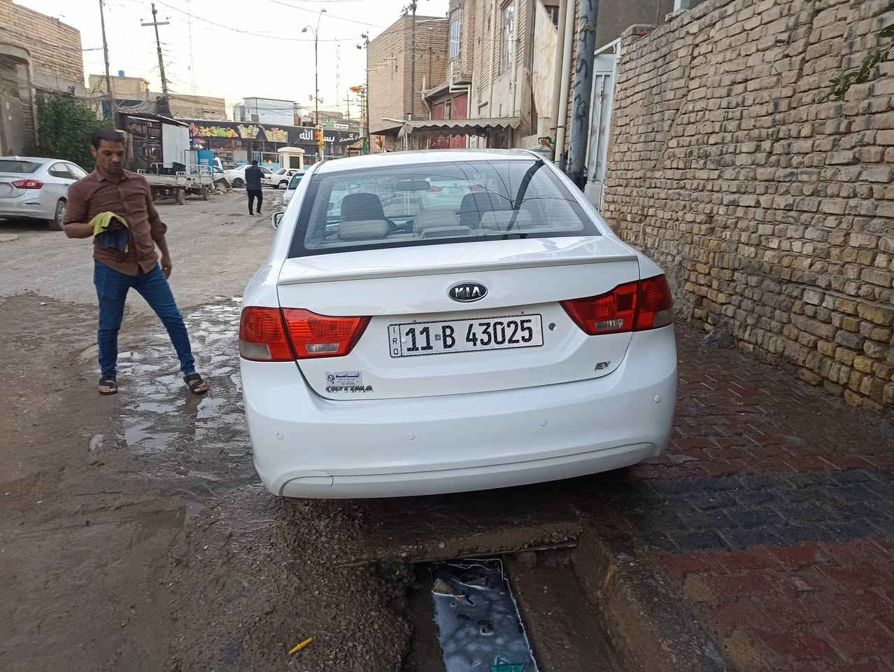 اوبتيما موديل 2010 السياره جاهزه من كلشي مكينه جديده حداديه تخم تاير تبريد السياره مكفولة عده بارد قليل السعر 128وبيهه مجال قليل بسمي السياره مكان السياره ناصريه شطره ***********
