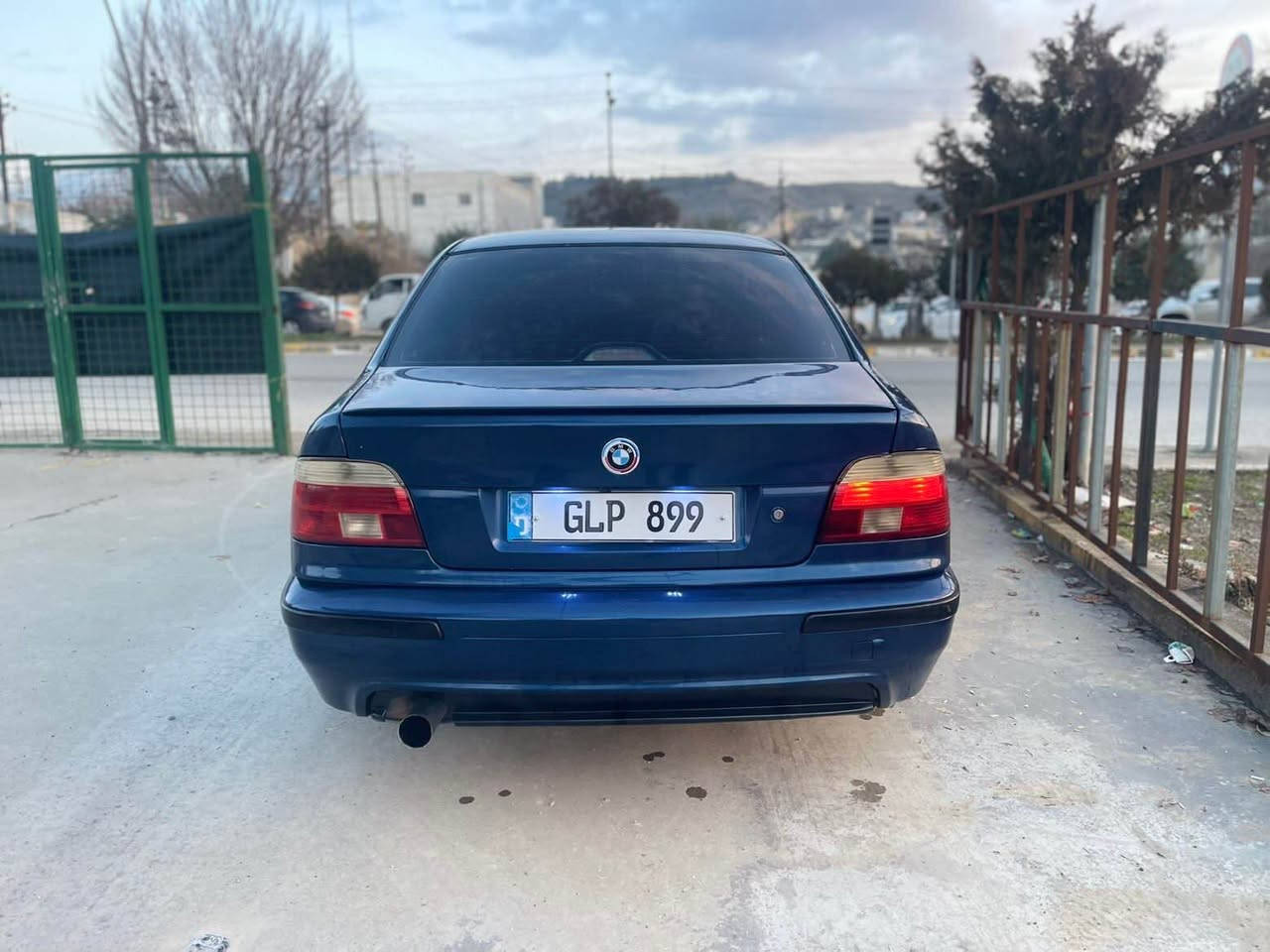BMW E39

بیئیم سەقەر مۆدیل ٢٠٠١ بیلاM کوشن جلد ناو زەرد کوشن هیتەر گێرو مەکینەوە تەبرید ساردو گەرم تەقەو رەقە موسو براوە محەوەر بە شەرتی ١٠٠ فیتەر  مەنەفێست ئیبراهیم خەلیل  بە شەرتی خرامە 

سەیارەکە چوار تایەوە ویلی M لۆکی لەژێرە 

سعریشی ٦٥ مەجالیکی برایانە 

0751 717 9830 أربيل, العراق
