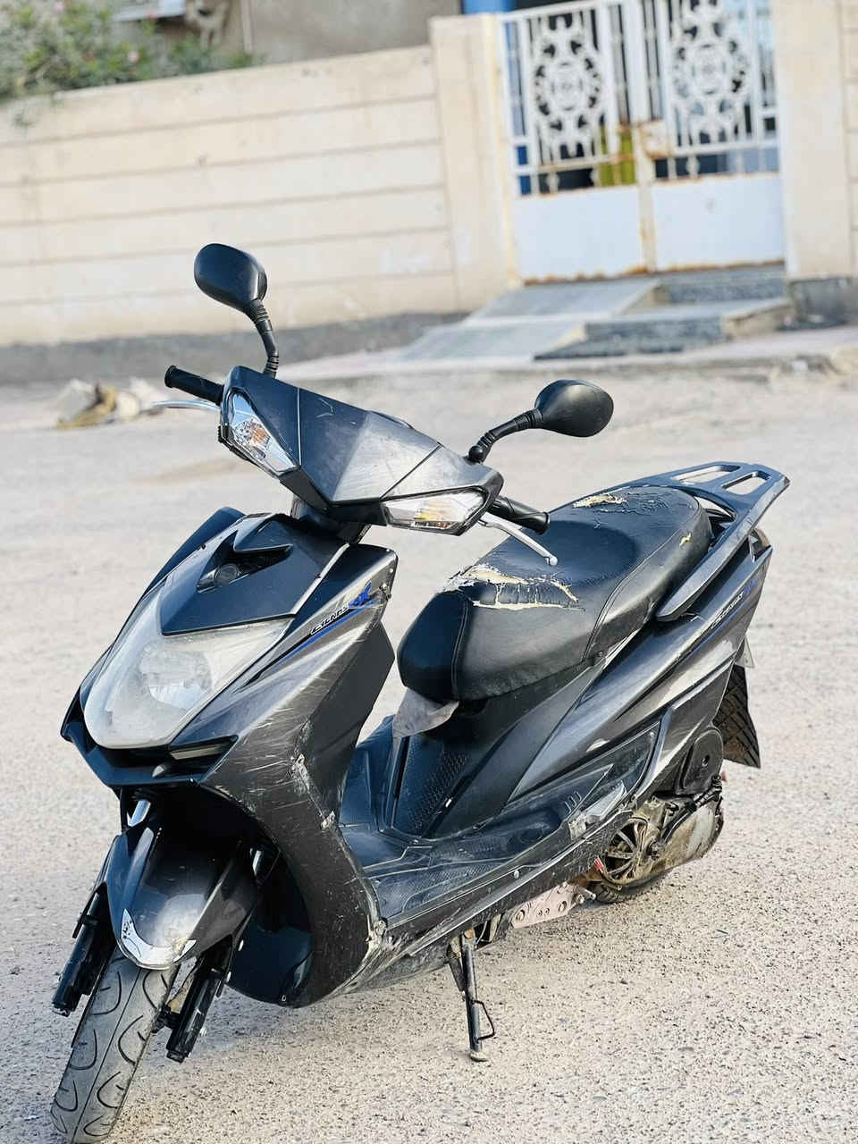 سلام عليكم دراجه سكنز صيني  دراجه نضيفه مفتوحه بس مره وحده  شغاله سلف هندر كهربائيات اشاير دبل اشاره  مكانه البصره كرمه علي سعره 500 وبيه مجال لتواصل *********** بس لشراي يراسل لمحرك مالت ماكس
