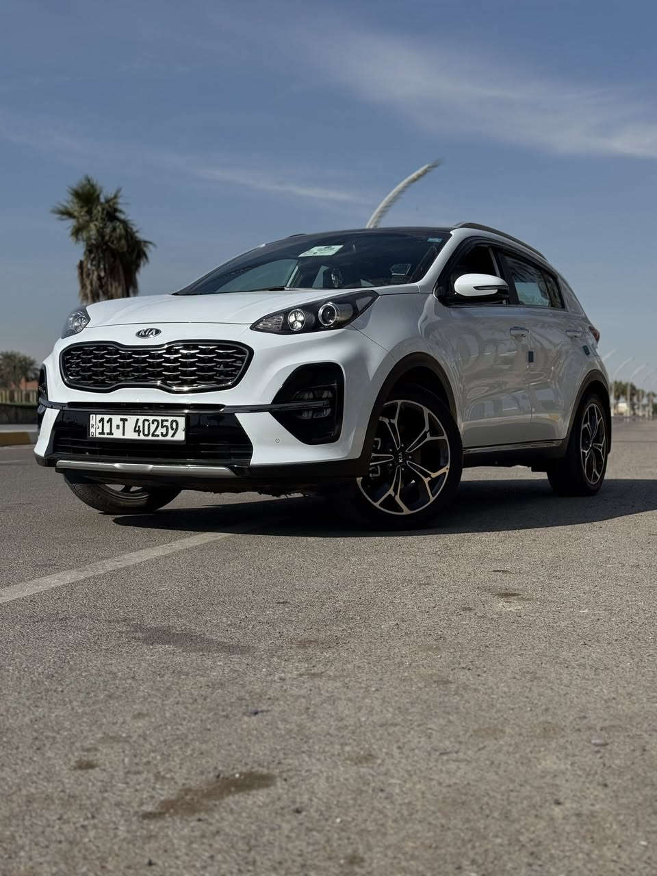 السلام عليكم
سبورتج خليجي كلين GT line  2019فول مواصفات بنوراما
المواصفات الداخليه لون كشنات عسلي تحكم كامل بالمقاعد السايق و اللي بصف السايق نضام اوتو هولد و سايد بريك دكمه و مواصفات البقيه موضحة بالصوره السياره ممشاها قليل بالنسبه لموديلها 77000الرقم بغداد و السياره كلين الاخير نقطه بيها ديالى بعقوبه 
سعر 210 
***********
