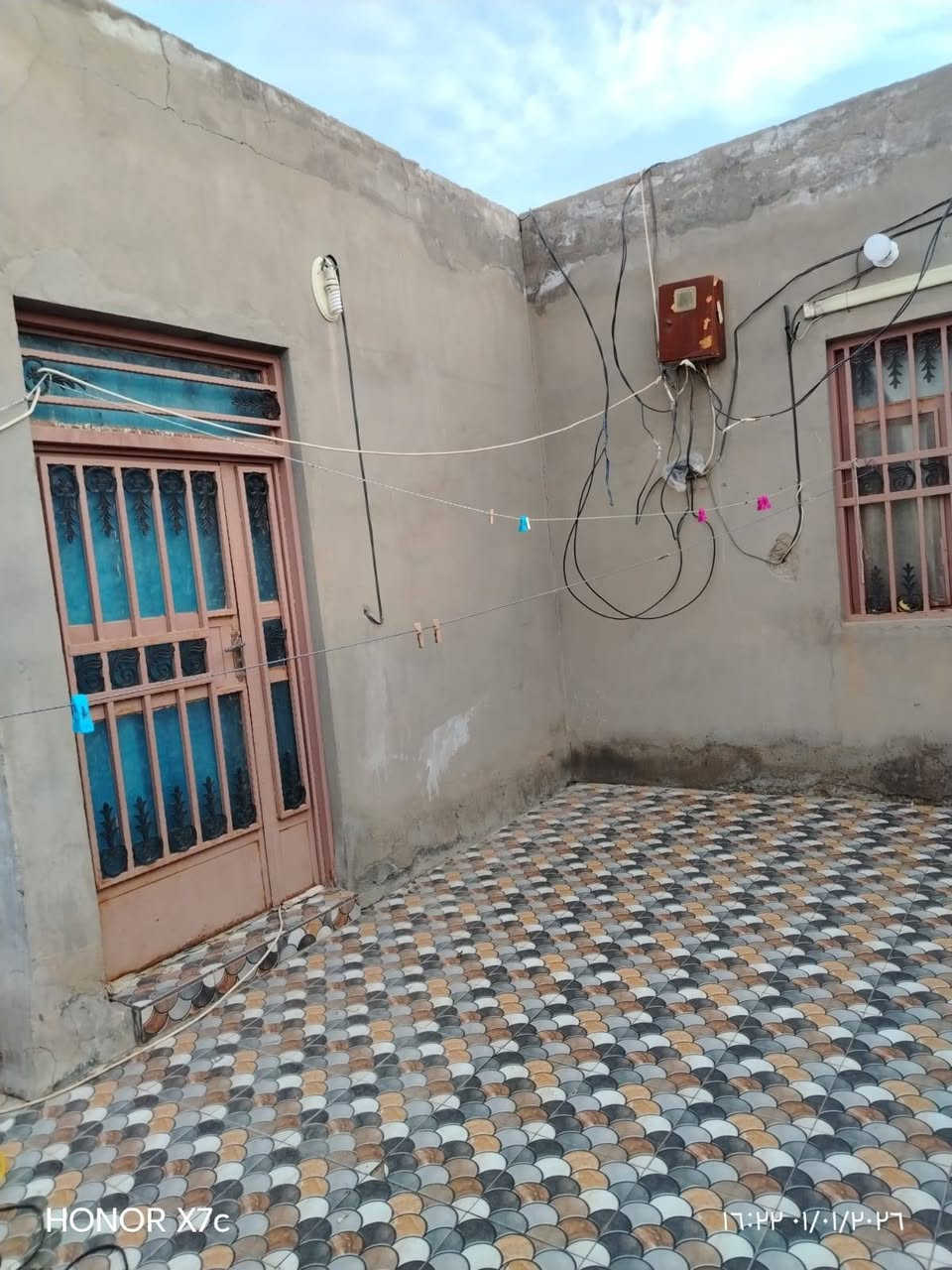 بيت للبيع في منطقة ال حمد نزلة شيخ سامي المساحة 200 م يتكون من استقبال ومطبخ وصاله وغرفه يبعد عن الشارع العام ٥ دقائق
السعر 40 مليون وبي مجال للاستفسار الاتصال على الرقم

***********
