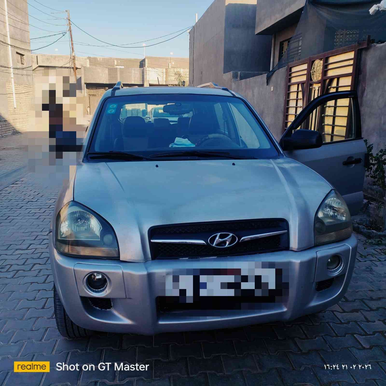 السلام عليكم توسان ٢٠٠٩وارد خليجي محرك 2000 كفاله عامه بس شبر بل جنطه رقم بغداد المكان المحموديه *********** مكلف بالنشر غير متواجد بالفيس
