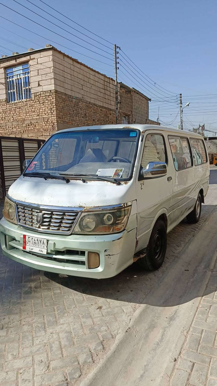 سلام عليكم جنبي للبيع 2010 تحويل جديد رقمهة نكليزي بس علستلام سنوية جديدة مكينة كير اكسن خير من اللة الكشر كدام عيينك صبق ما بيهة مكان سيارة بغداد  حي البتول***********
