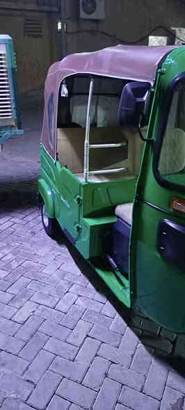 تكتك موديل 2022 شهر السادس
كلشي موضح كدامكم ارقام اجنبية 
السعر 8800 وبيه مجال للطيبين 
للاتصال ***********
