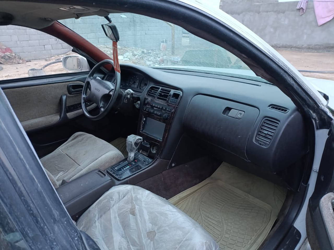 سلام عليكم مارك نفخ لؤلؤي مديل 93 مكفوله من الكص والنقل الجثه والعيب الشرعي مكينه ونجي بيه (تبخير) كير جديد غرفتهه نضيفه السعر 50 وبيه مجال مكاني البصره الزبير وراعيهه يمي بلزبير ***********
