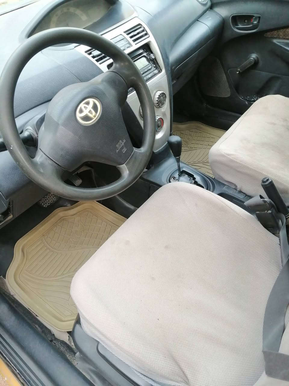 يارس ٢٠٠٨ كندي السياره مرتجيه وبيها معجون بالقماره مكينه جديده حداديه نص أرقام انكليزي مصفره هيئه وغرامات تحويل نفس اليوم السعر ٤٥ مكانها بالسماوه الاتصال ***********
