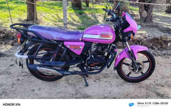 دايوان ماكس موديل 23 مكفوله أوراق اصوليه كلشي شغال سعرها مليون ٨٠٠ وبيها مجال مكان طريق كوت بغداد قرب تقاطع النعمانيه ***********
