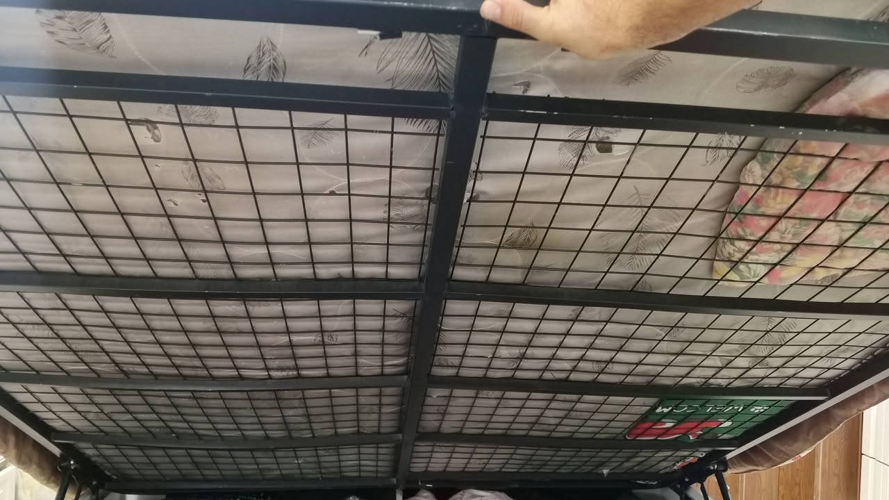 چرباية نظيف للغاية ، خزن چك حديد درجة اولى
كومدي عدد 2 
ميـز نظيف جدا
السعر 325 الف بيها مجال...
بغداد الغزالية 
للتواصل 
***********
