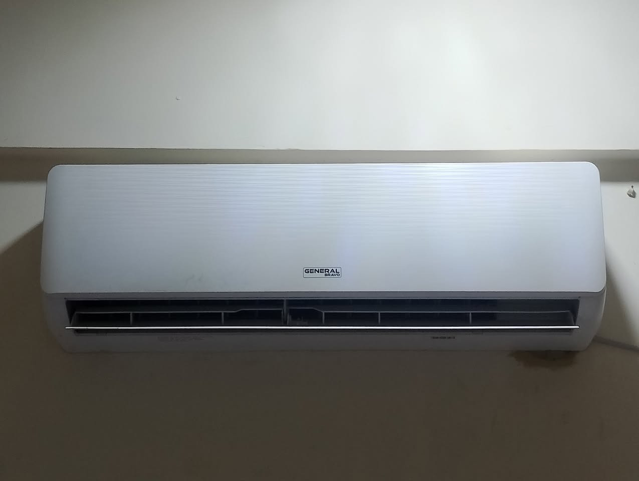 سبالت 2 واحدطن ونص وواحد2طن مستعملات شهر واحد ومجمده شونك مستعمله نضيف للبيع للاستفسار ***********
