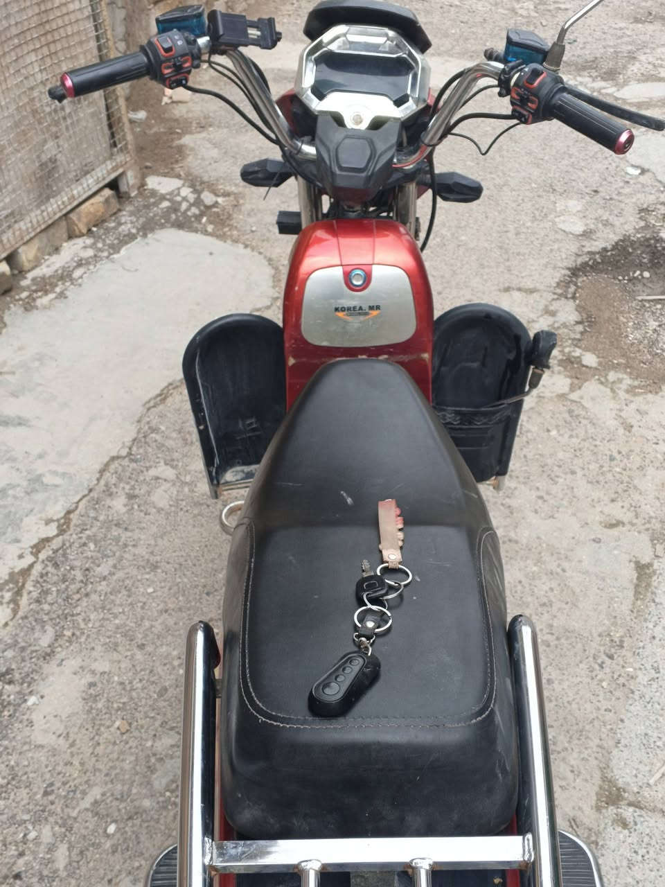 دراجه شحن هارلي موديل 2024
دراجه شحن هارلي موديل 2024 النظافة 75%
اتمشيك من 40 إلى 45 كيلو
بصمه وسويج
 بك رجوع الخلف
بريكات امامي خلفي هايدروليم فقط امامي ضعيف البريك
 بريك خلفي قوي
 تايرات جدد
خير من الله كهربائيات كاملة لايت عالي ناصي اشاير سبع الوان
ملفها 3500
بطاريات 5  الكبار 32 امبير
السعر 350 وبيها مجال
مكاني بغداد العلاوي
***********
