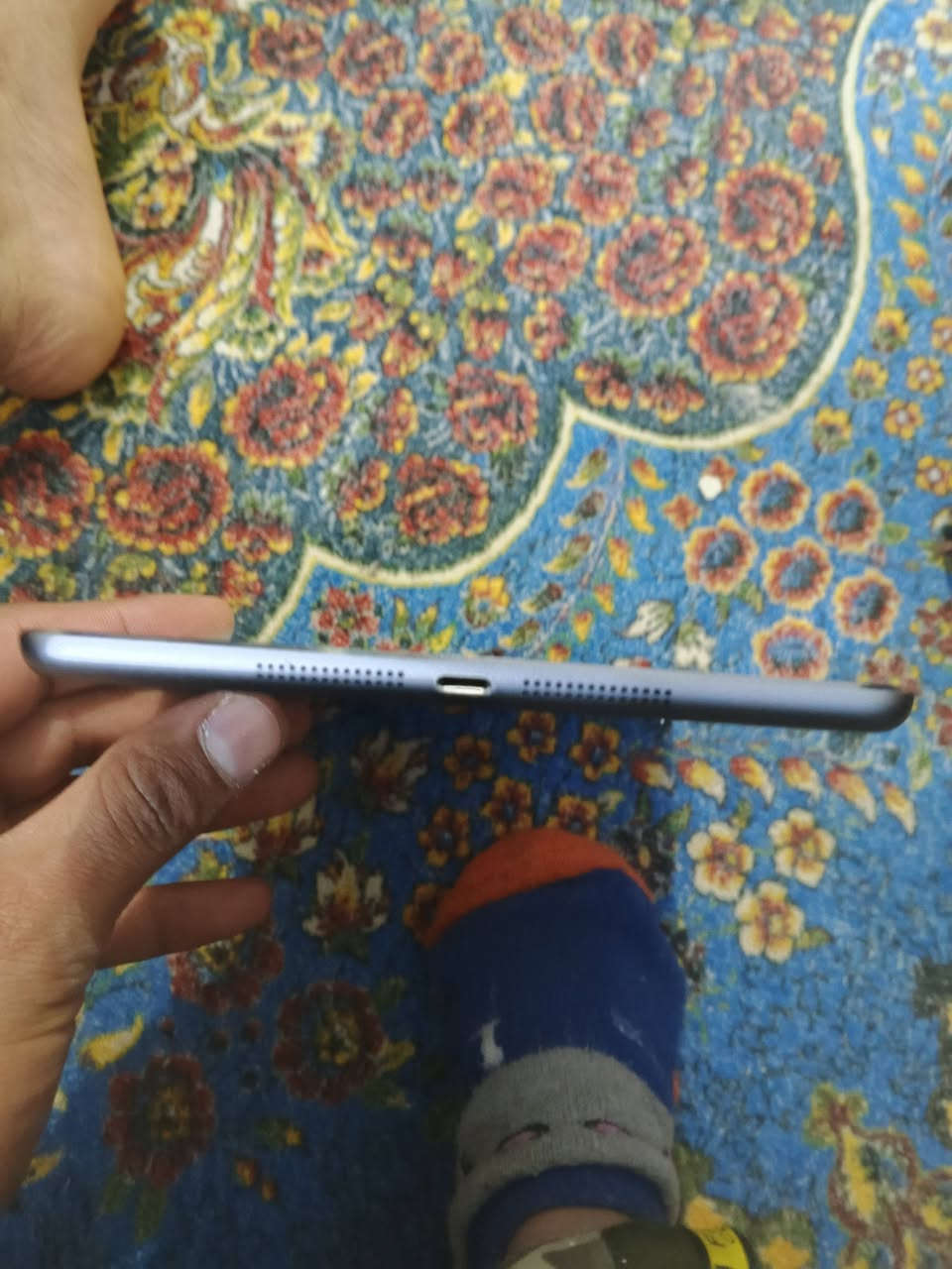 سلام عليكم ايباد ابل للبيع ذاكرته 12يمكن لو 128 بي مشكله من شغل فيديو الا هتفون يلا تسمع الايباد بعده جديد لوك زلغ مابي يمكن لو 6 لو 5 ماعرف بي  يعني للجهال يباوعون بي للدراسه بس الايباد مو مال بوبجي من الاخير سعره 30 لا تعبك ولا تعبني للتواصل عل وتساب ***********
