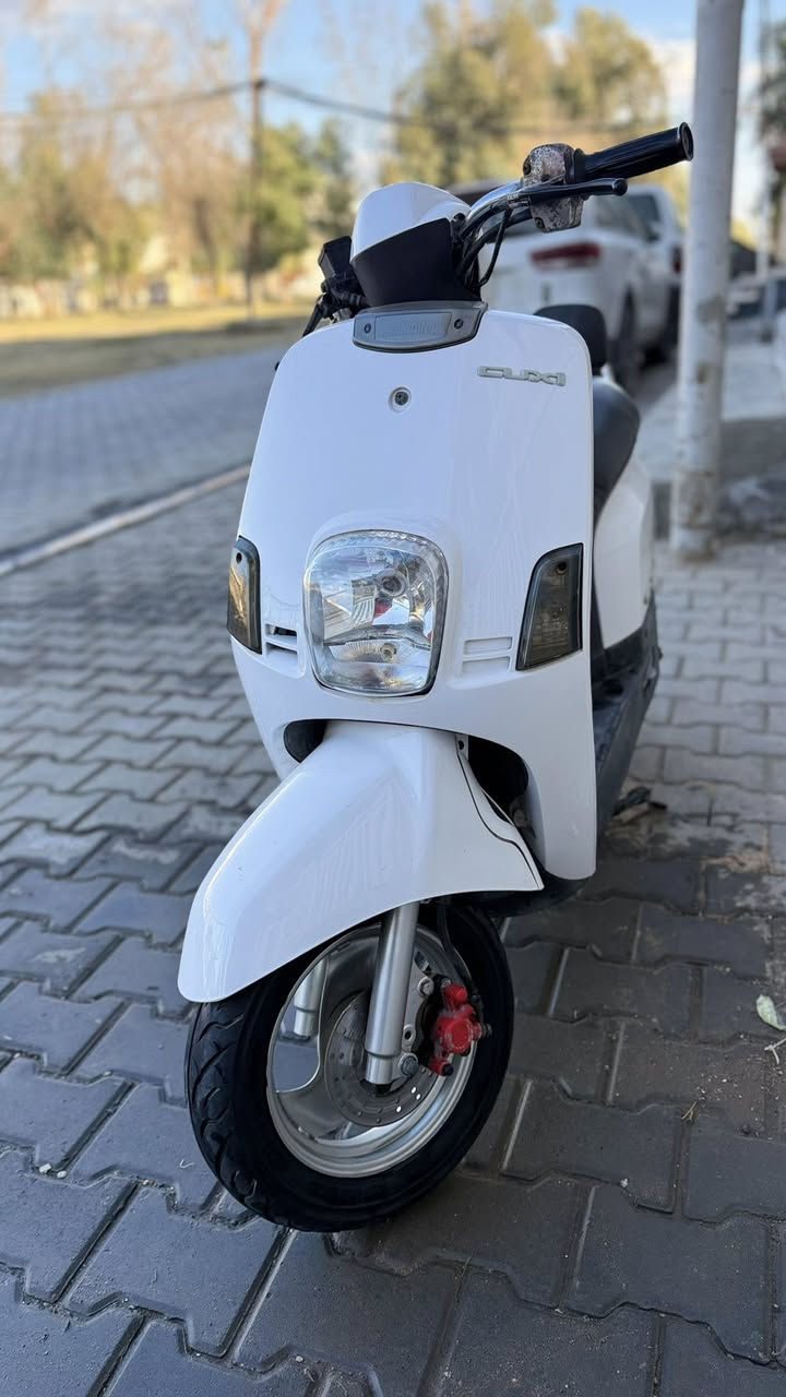 ماكس بوليسي موديل ٢٠١٠
مكينة ما مفتوحة نكرة سلف 
السعر ٨٠٠ 
***********
