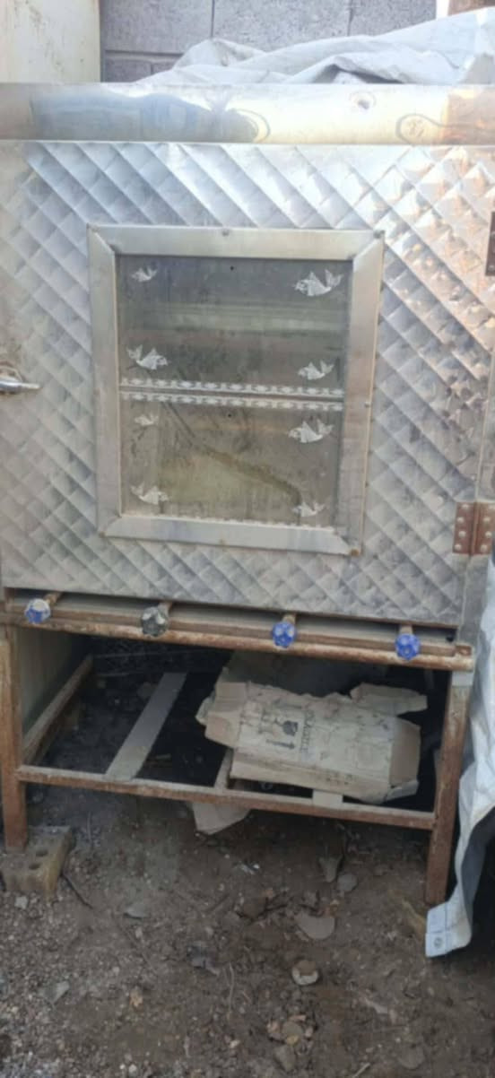 #البيع فرن كبير مال افران   اربع عيون وياه اربع صواني مالته
السعر 250
الكرمه


**إذا كنت صاحب هذا الإعلان وتريد حذفه لأي سبب، رجاءا أرسل رسالة إلى الدعم الفني**