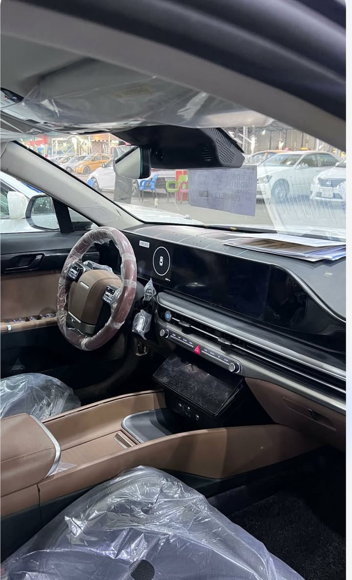 ازيرا 2024. غاز بدون رقم
بيها حادث من جهة اليمنى  ومصلحه بكوريا 

بيها تبديل بنيد اصلي وصبغ مدكر امامي وبابين 

محرك 3500 

ماشية 31000 الف

فول مواصفات ما عدا البانوراما 

بصمه

رادارات 

شاشة متصله

كشنات كهربائية

حساسات اماميه وخلفيه 

توقف ذاتي 

قيادة ذاتيه 

وهواي مواصفات 

السعر 175 

الاتصال ***********

البصره  القبلة
