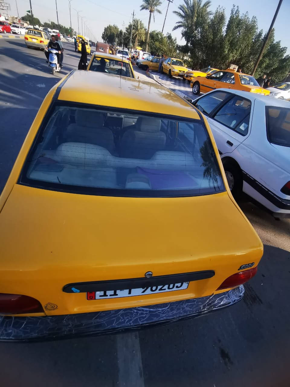 سلام عليكم 
سايبه ٢١ سياره نضيفه وحلوه مثل ما موضح بل صور بيه طخه بل باب والجاملغ الخلفي ومصبوغات  
***********
