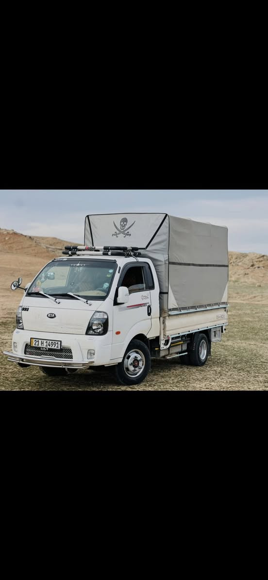 كيا 2017سوبه ر
ره قه م و سه نه وي جديد تخم تايه ١٤و كامل جلال حداد نوزه ريشي نه كرايته وه هه موو شتي به شه رت 

***********
