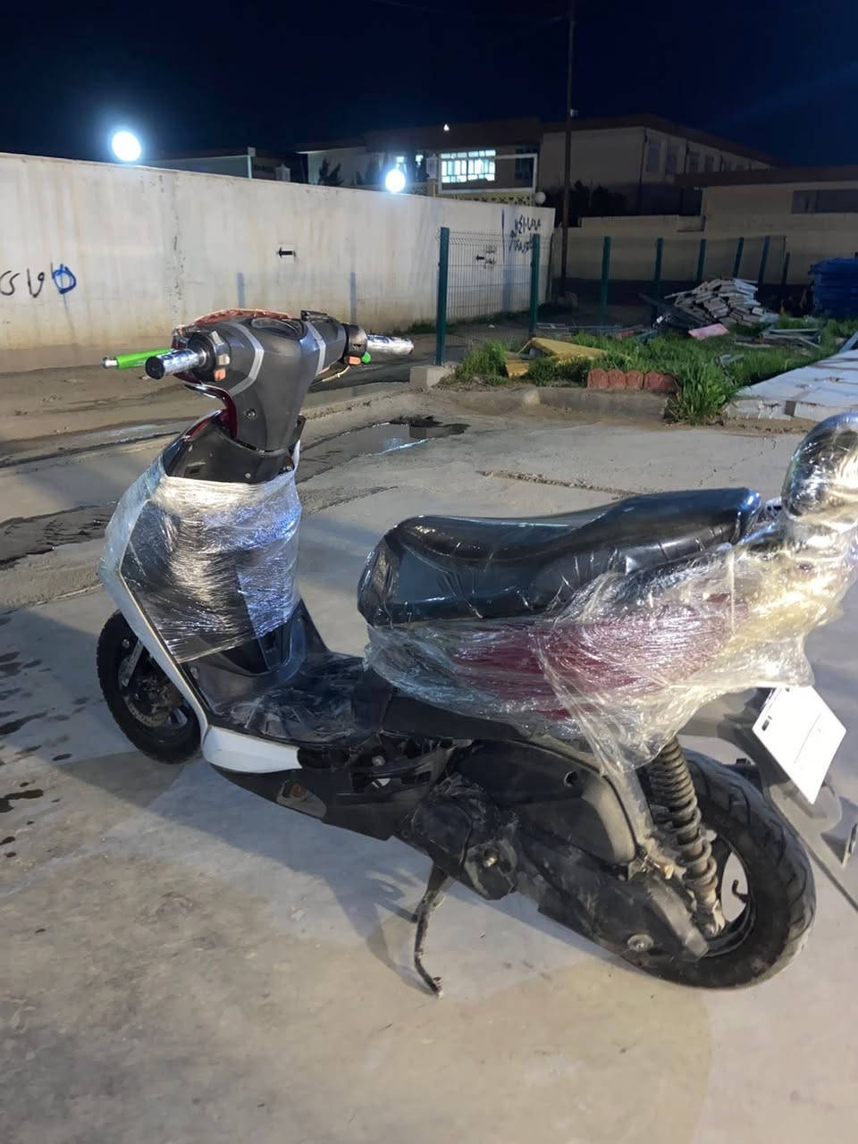 السلام عليكم دراجه للبيع سعره 200الف وبيه مجال العطل بيه كسر خفيف بل كفرات وخلل بل مكينه لعنوان أربيل للتواصل ***********
