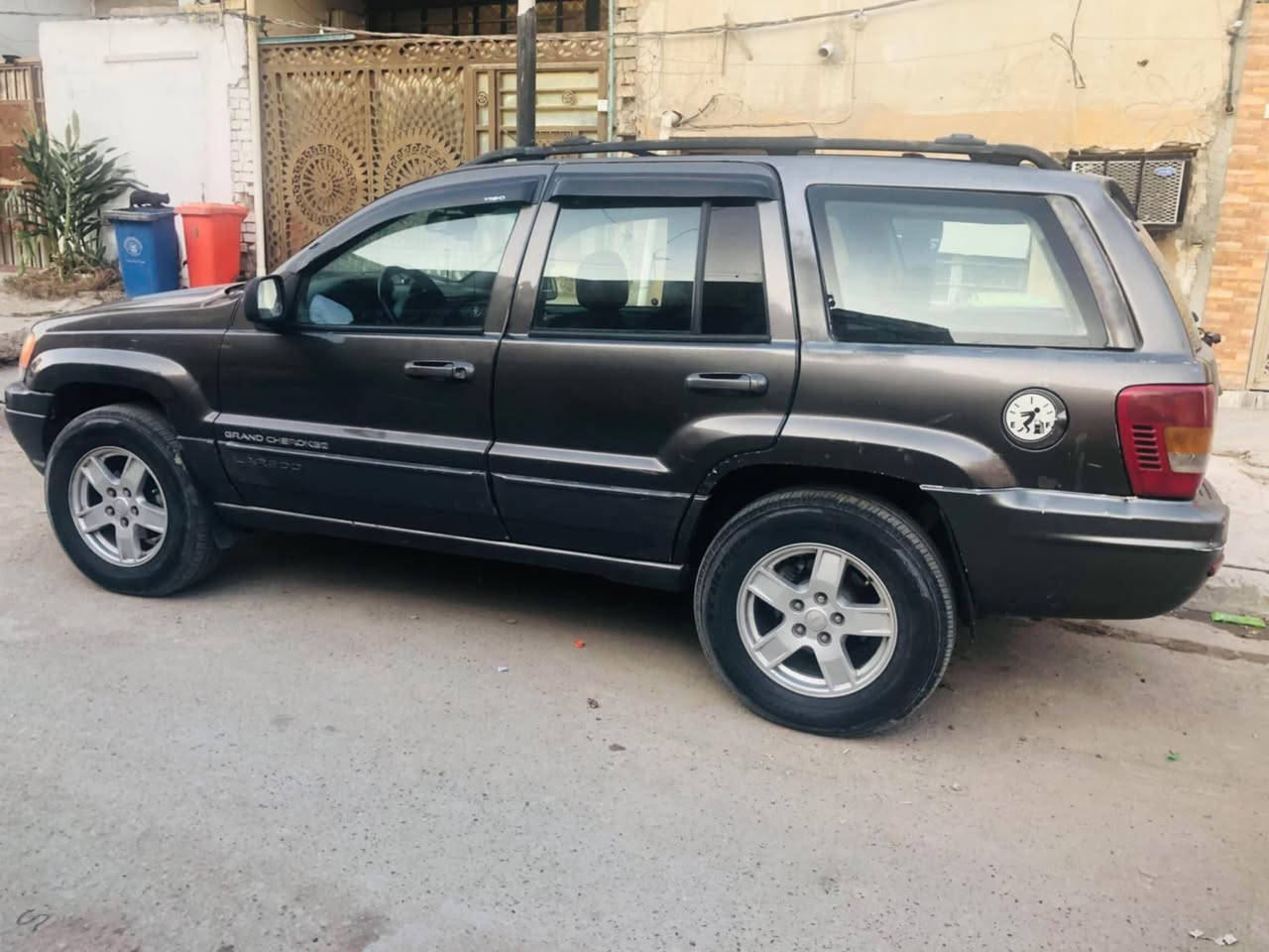 السلام عليكم جيب شيروكي موديل 2000 مكينه بلاد سياره جاهزه مامحور كير مكينه مكفولات السعر 60 وبيها مجال ***********
