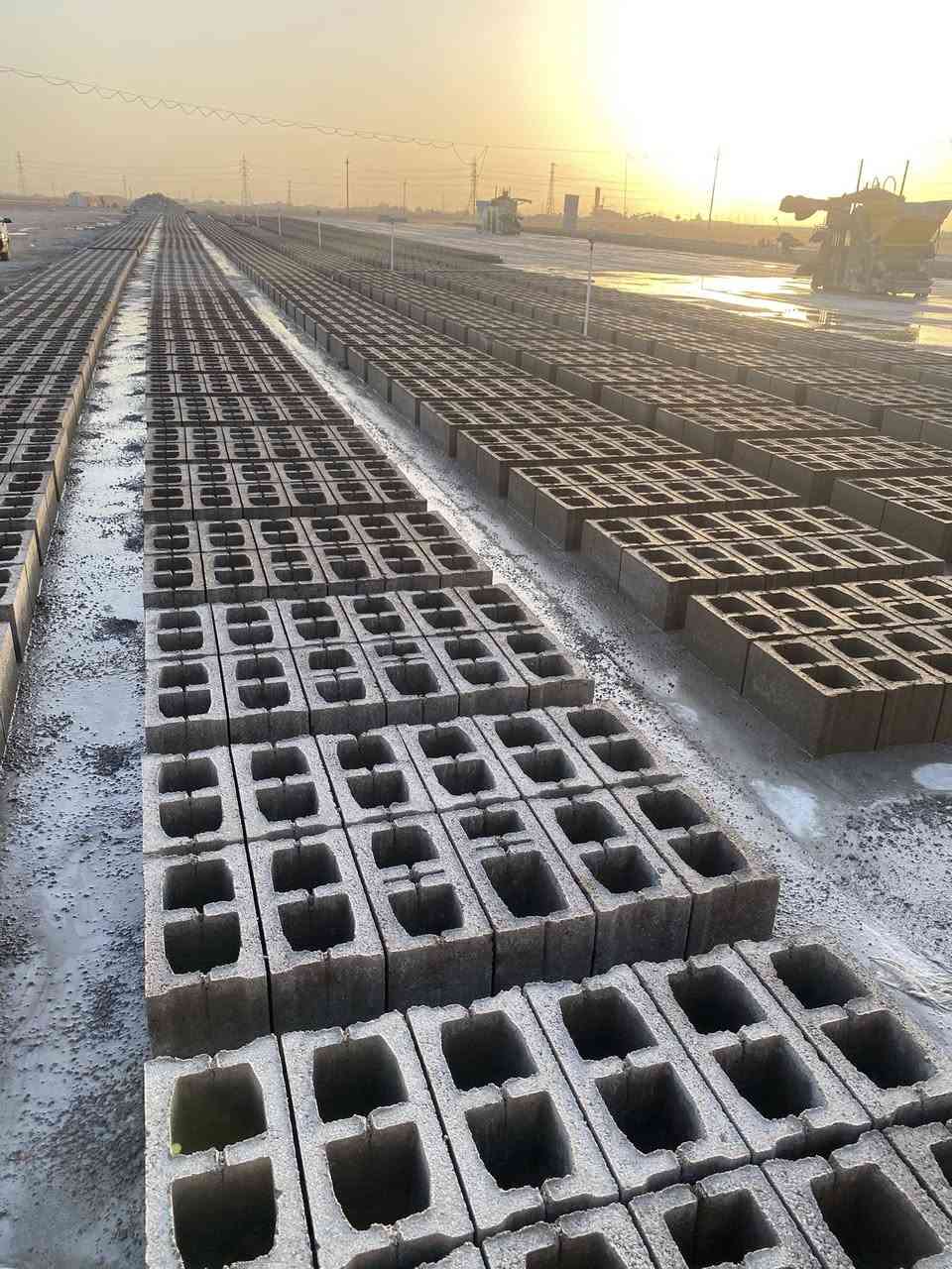 #بسم الله الرحمن الرحيم 
يوجد بلوك مجوف و مصمد بالشرط 
مصنوع بأحدث التقنيات الحديثة المتطورة الكهربائية 
و بإشراف مهندسين متخصصين 
نوع السمنت سوبر بلوك شرط 
نوع المواد من البحص و الرمل المجروش 
يوجد توصيل 🚚 لجميع مناطق صلاح الدين 
و بأسعار مناسبة للجميع و تنال إعجابكم بإذن الله 
العنوان- صلاح الدين-قضاء العلم -طريق الحولي 
معمل بلوك السلام النموذجي 
بإدارة #ضياء العبيدي ( ابو مازن ) 
للاتصالات عبر الهاتف او الواتساب 
***********
***********
