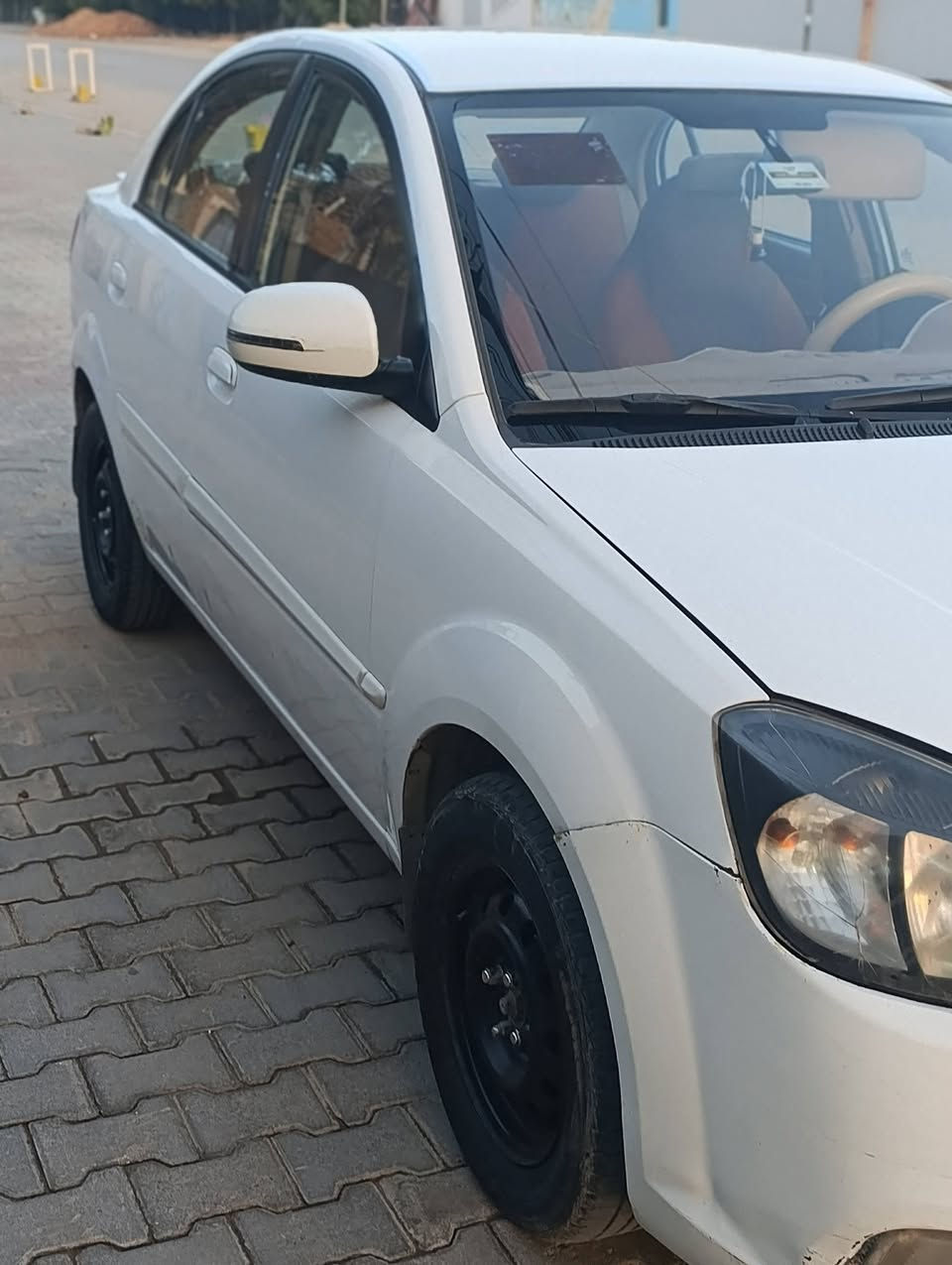 السلام عليكم
كيه ريو 2011  محرك 1400 بيها تبخير
بيها صبغ قطعتين مكانها نجف 
بسم كردي مو شركه

سعر 75وبيها مجال ***********
