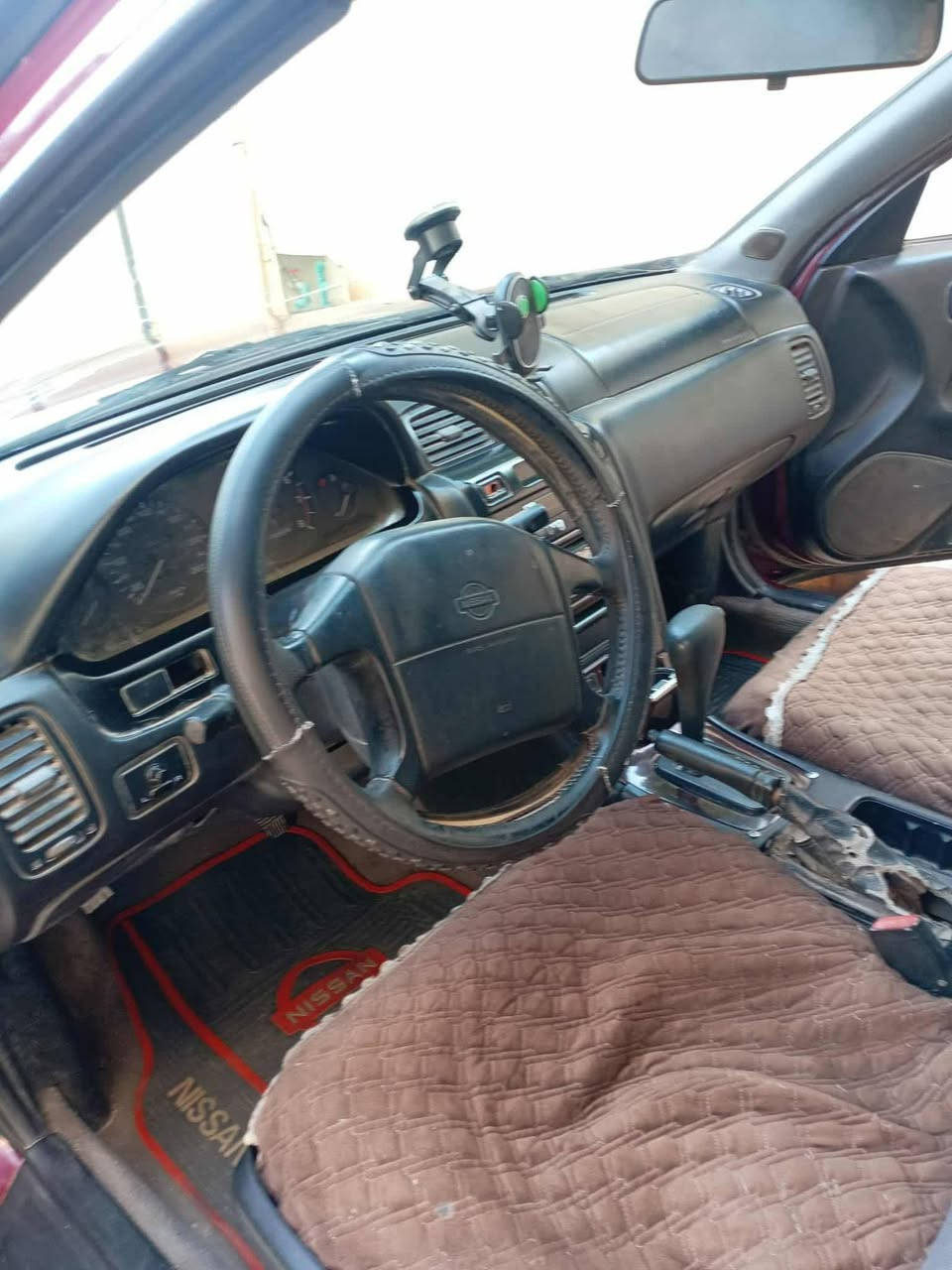 السلام عليكم ورحمة الله وبركاته
إخوان سياره نيسان مكسيما موديل 96 
كير أوتو محرك كامري أبو الكف تبريد شغال ترايك 
وين ما تريد مكاني فلوجه 
السعر 45 بي مجال 
***********
