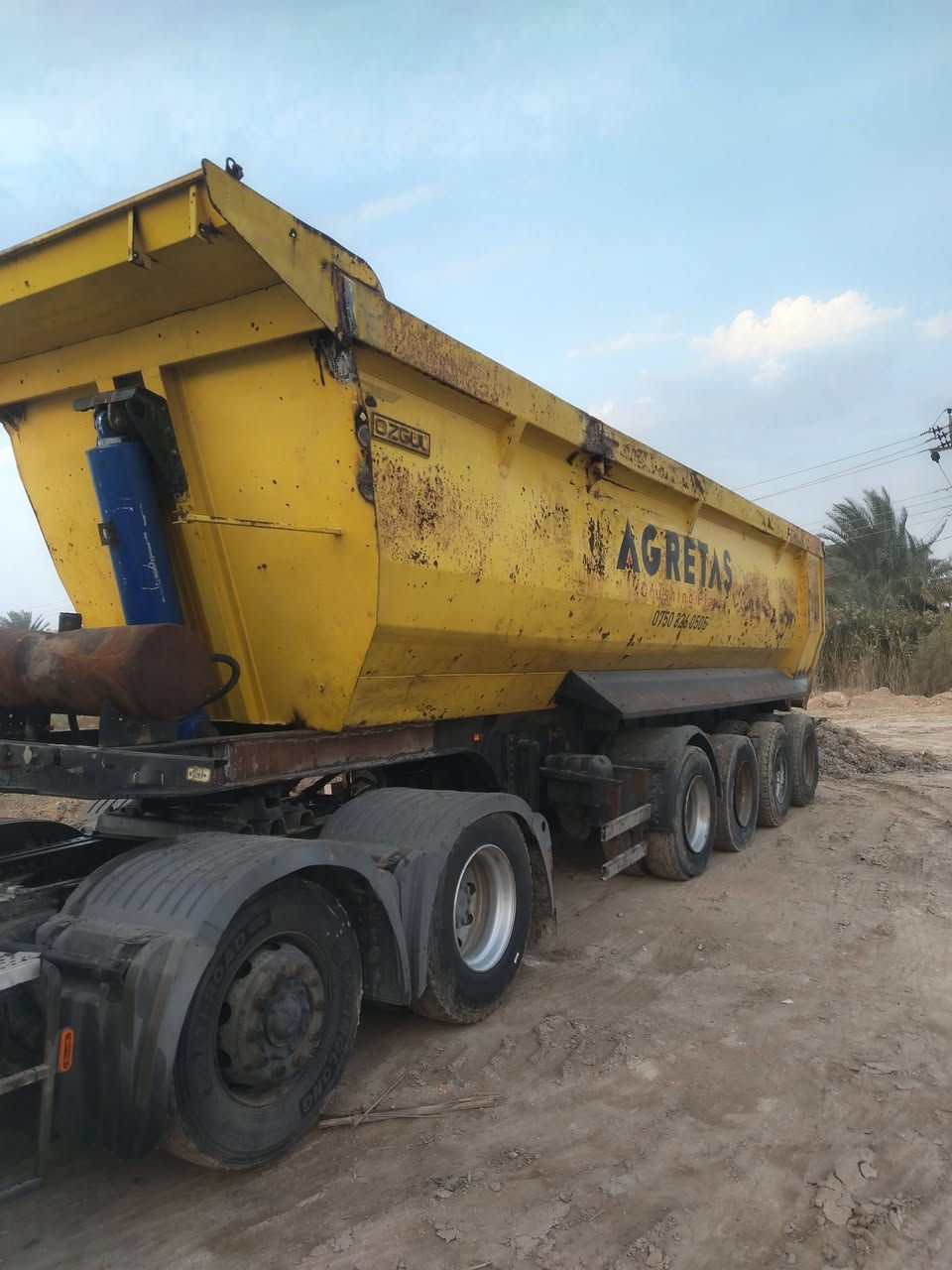 السلام عليكم عربانه تركيه ٤ محاور چوبلس ٢ رفاع ٢ ثابت ذرعه ٣٣ متر دنكير ١٦ المنشئ تركي ***********،،***********
