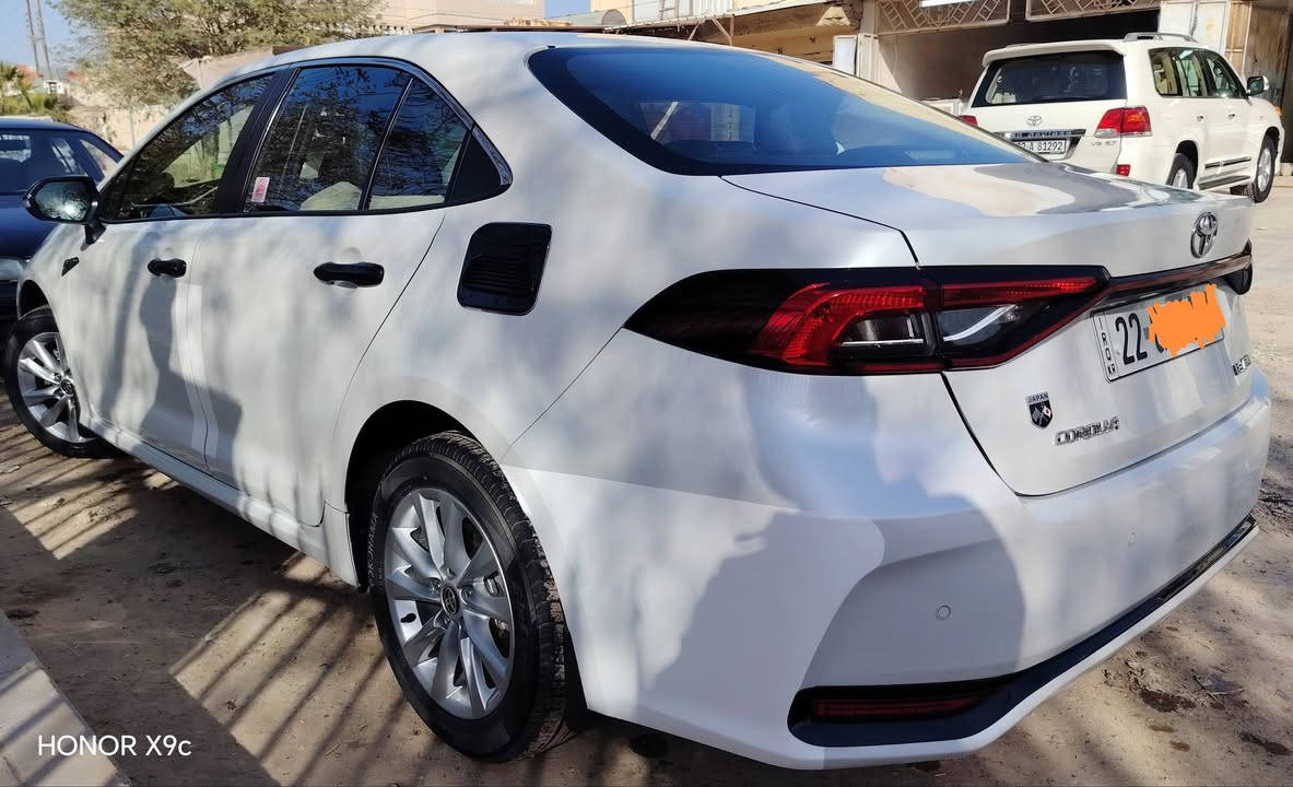 السلام عليكم
كورلا 2023 ساز ياباني اصلي باب اول 
بانزين فقط 
رقم اربيل بأسمي تحويل ثاني يوم 
سنويه للــ2028بسمي  
مواصفات
محركة 1800المرغوب
ماشية 47 الف فقط 
بصمة تشغيل
بصمة بيبان دخول ذكي لمس
بصمة جنطة  
نضامين قيادة/ سبورت وعادي ايكو
شاشة كبير لمس
كيلو متر ديجيتال شاشة 
بجم لد شباك ودعامية 
مري شفط مع التقفيل والفتح بالريمونت
تغليف كشنات جلد ارضية جنطة جلد ارضيات رزلاين
تخم تاير ياباني جديد 
باتري جديد
سبير وضع شركه صدر امامي خلفي وضع شركه  
السيارة مكفولة صبغ وفتح وبارد وتبديل وحالوب عدا رصعة صغيرة
مكان السياره صلاح الدين /سامراء
السعر  180
***********
