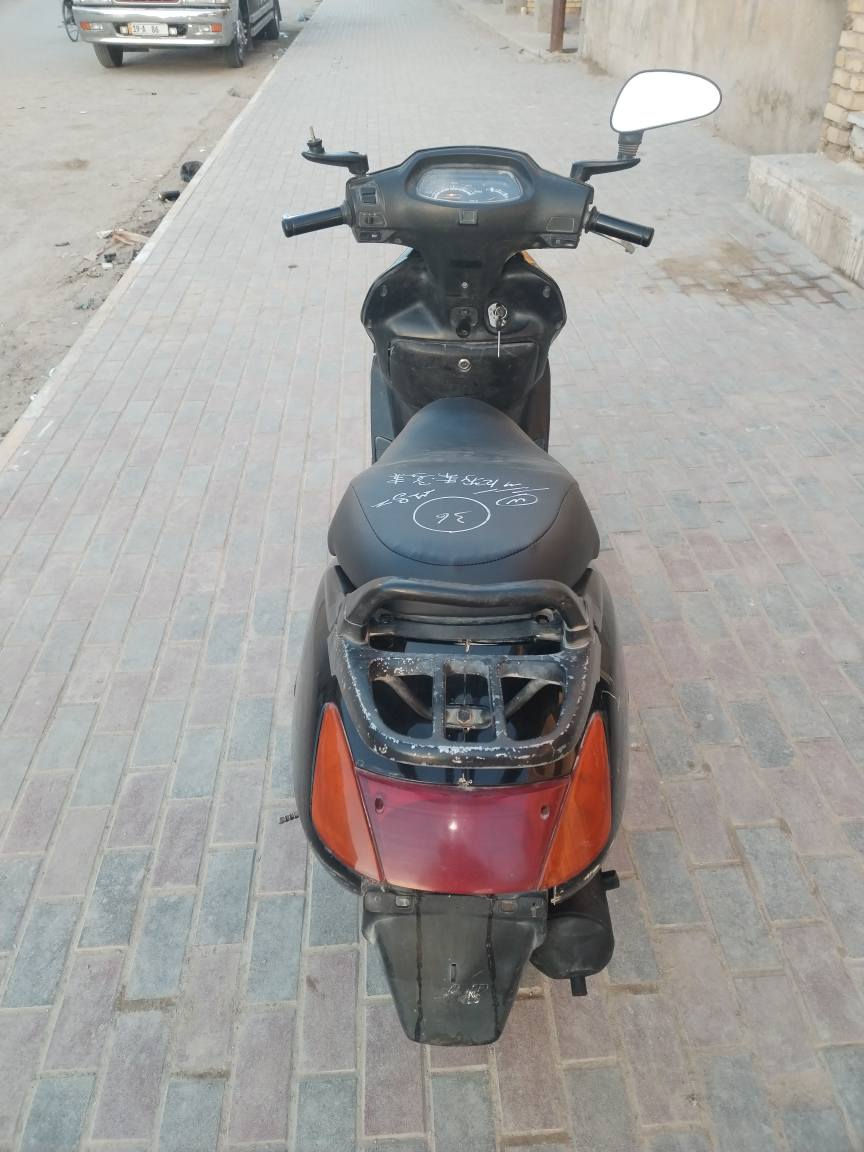 السلام عليكم
دراجه سبيسي ياباني شغال سلف هندر كهربايات كله اصلي كابريتر زوج تاير
السعر 375 وبيه مجال
العنوان واسط كوت انوار الصدر
رقم ***********
