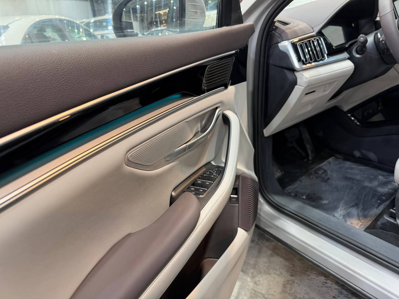 BYD 2025 song plus 🇨🇳
بي واي دي 2025 🇨🇳سونك بلاس 
فول ١/١ 
عداد المسافة 0 زيرو 

📍بغداد شركة ابو ظبي چكوك قرب بوابة الكاظمية 

***********

*********** 📞
