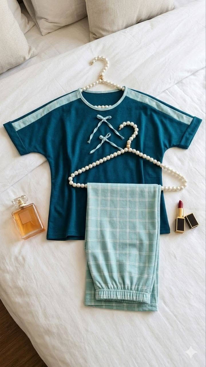 اخير درزن ونص 
جمال الكاروهات

سوت درجه اولى ✅️ كيلوت كاروهات  عريض خامه درجه اولى ✅️
القميص خامه جنن درجه اولى ✅️
مقاس فري سايز يلبس وزن 90ل
 60
الدرزن مشكل الوان نقشات 
شغل فيونكات ✅️
ردان ركلان 
سعر الدرزن 80الف فقط سعر بلاش
اقل طلب الشد نص درزن 6قطع
ملاحظه ✅️ طول القميص 75سم


**إذا كنت صاحب هذا الإعلان وتريد حذفه لأي سبب، رجاءا أرسل رسالة إلى الدعم الفني**