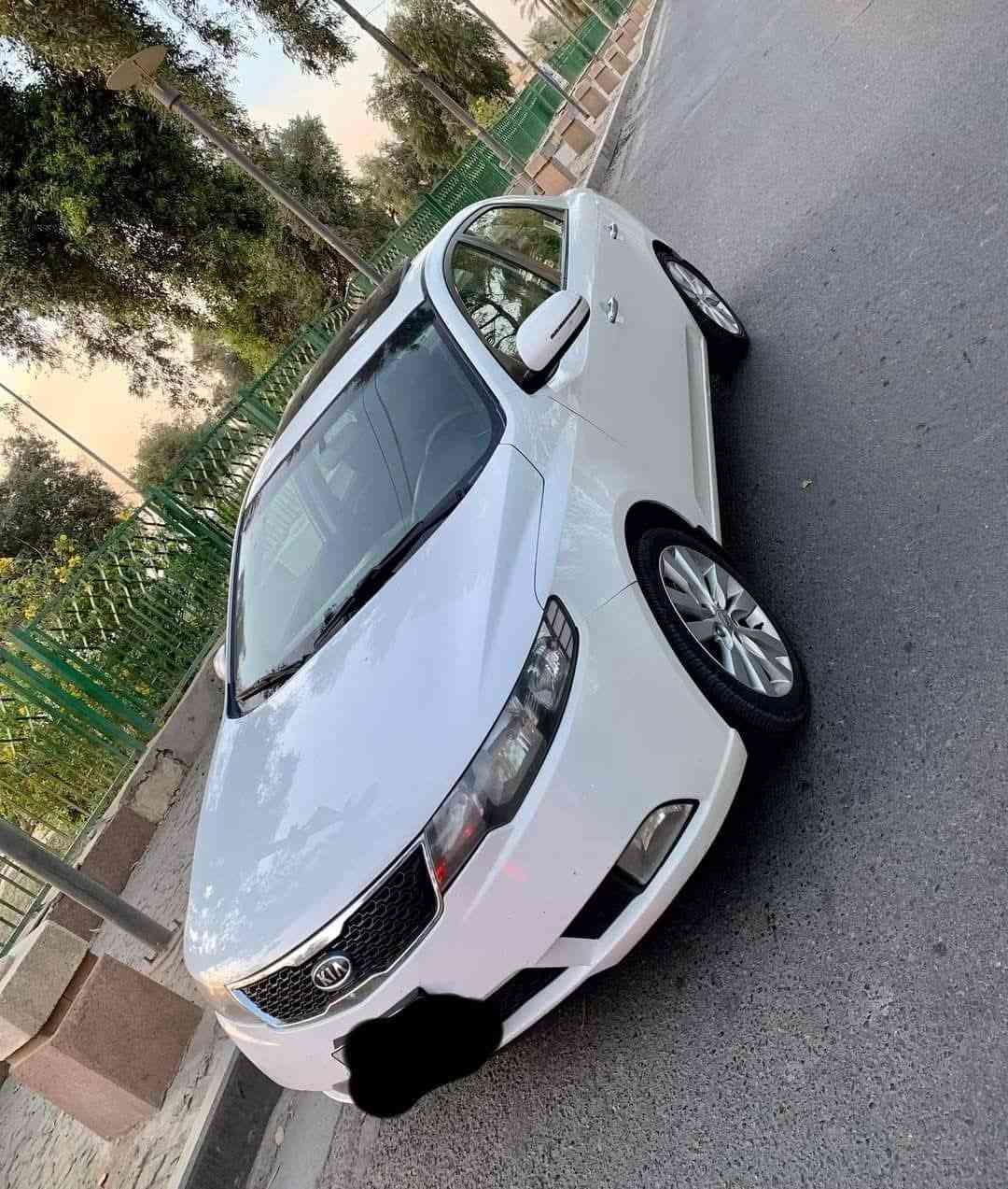 سيراتو بغداد 2012
مكفوله من كل شي 
كير محرك صبغ حته دعاميات بشرط
شفتات كير بالستيرن
مري شفط
سلايت
حساس خلفي
دشبول ليزري
يدات نيكل
تبريد بيانو 
السياره فول عدا البصمه والجلد
تحويل وكاله حاضر السياره ببغداد 

السعر : 95
للاتصال : ***********
