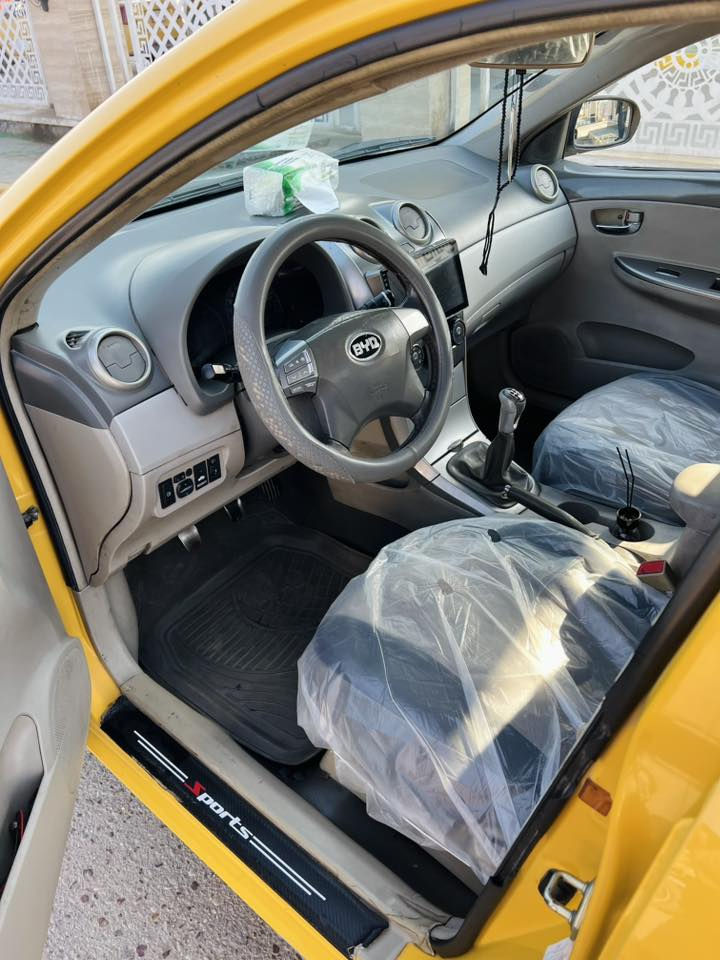 سلام عليكم BYD G3 للبيع سيارة
سيارة بدون ضربة ولا تبديل ولا صبغ 

مكينة وكير  هوندا يابان بل جيس المكينة صرلها شهر من مشدودة تبريد ثلج ❄️ صدر امامي خلفي حديد 

سنوية بسمي رقم بغداد سنوية 2030 مصفرة هيئة وخط وبحث وغرامات ما عليها الف 

مكاني بغداد محمودية ***********
