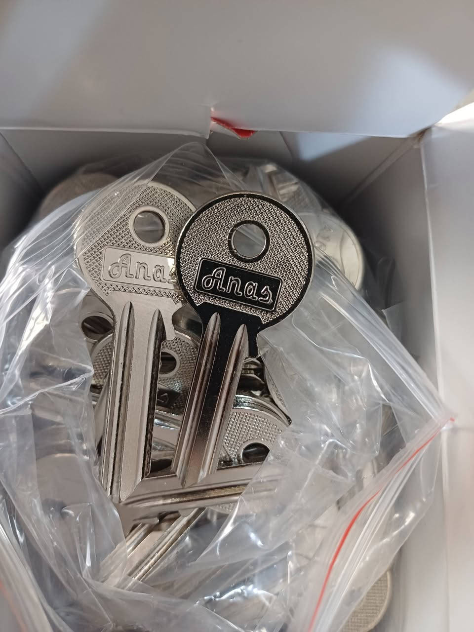 🔑 إياد البصراوي للكيلونات والمفاتيح
✅ البيع بالجملة والمفرد
أسعار مناسبة وجودة مضمونة وخدمة توصيل سريعة.
للاستفسار❗️❗️وتساب(***********)
العنوان ❗️❗️النجف شارع المدينة عامود ٤١

