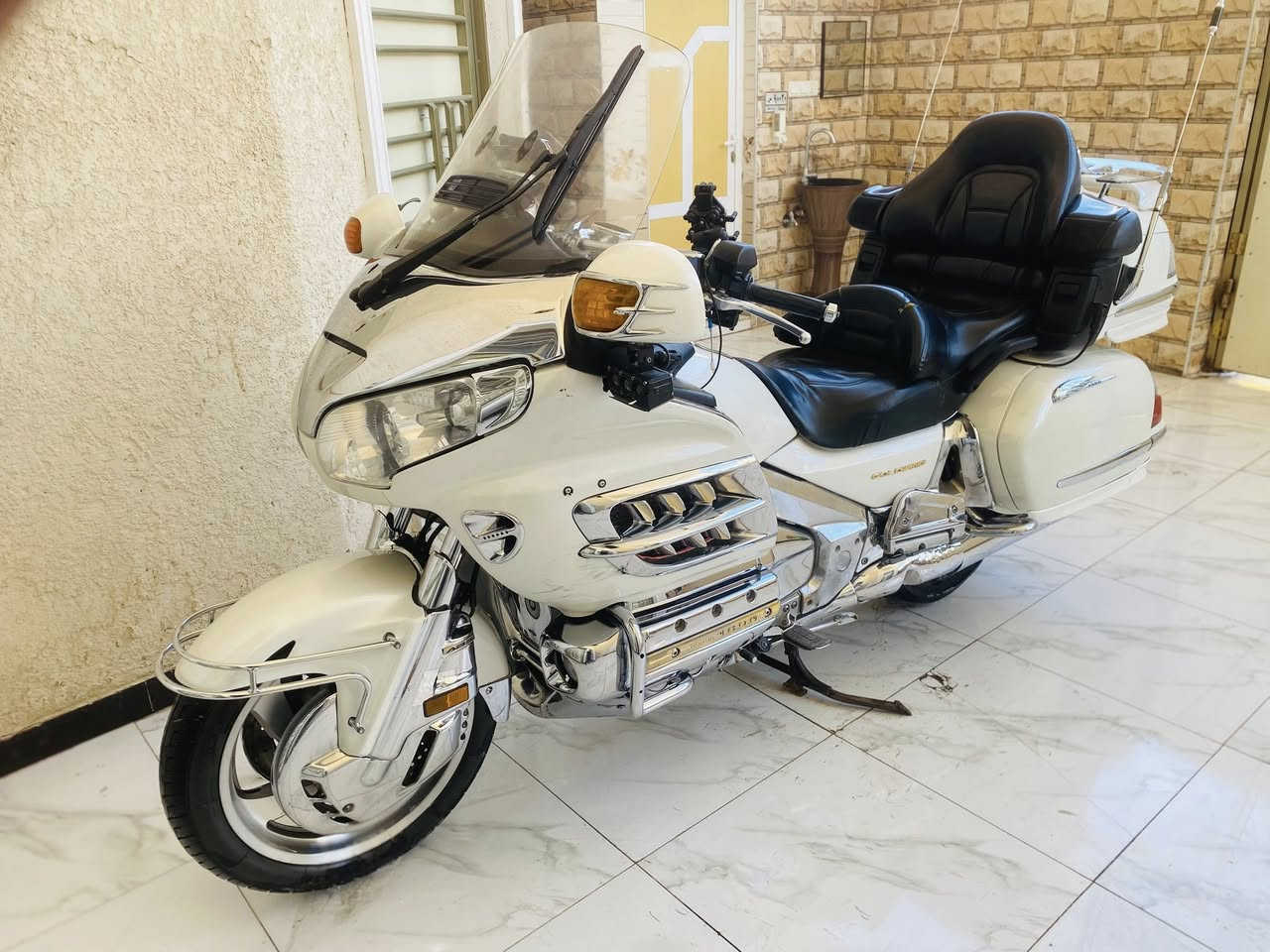 من رخصت لادمن دراجه كولدن 2005 وارد ياباني بدون حادث جاهزه ماناقصه شي  فول سستم بدون رقم الدراجه باقي تفاصيل اتصل ***********
