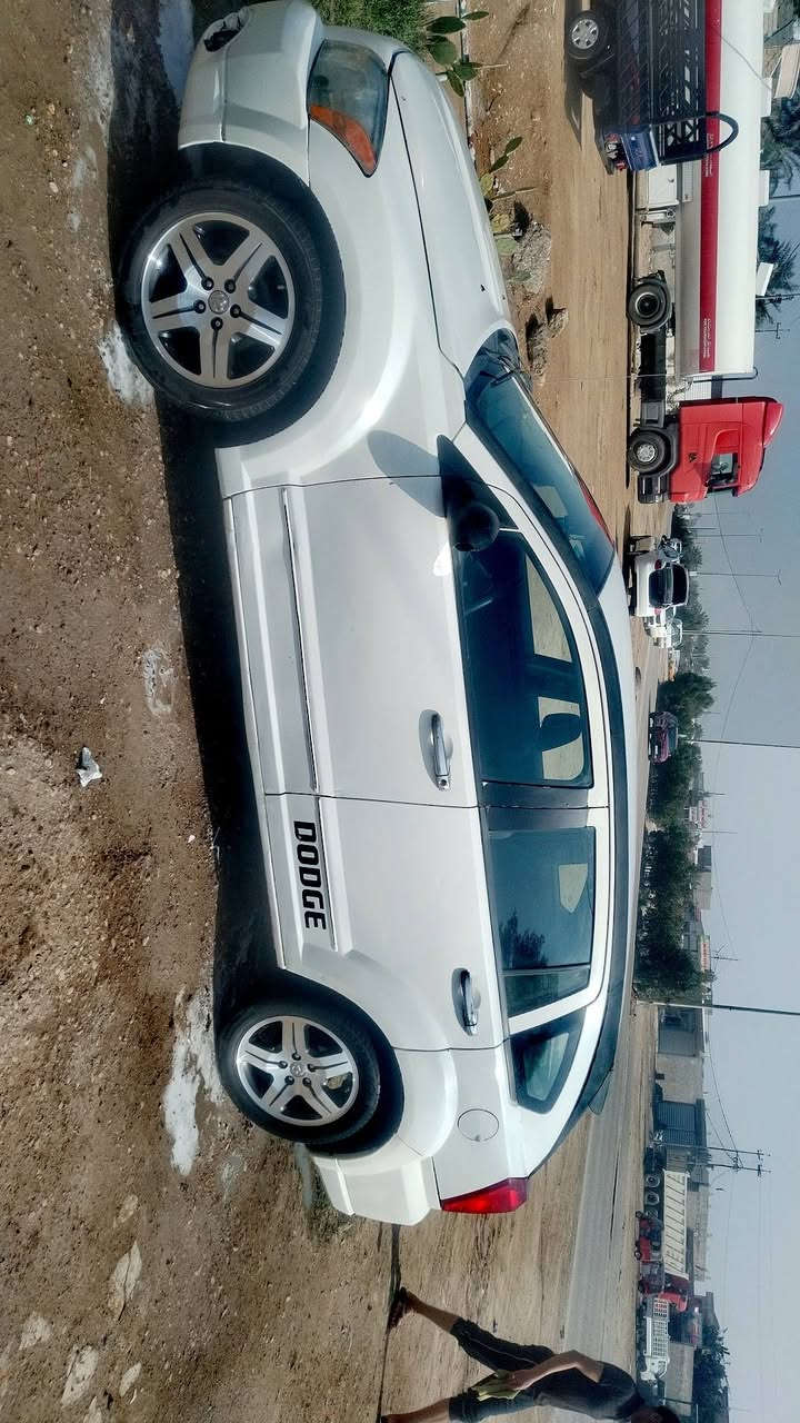 السلام عليكم دوج كاليبر 2009 سيارة جديدة صدر امامي جديد باتري جديد داخل جديد السيارة خير من الله تجي اتكلب وشوف بعينك كير محرك جديد السعر ٥٨ مكاني بغداد ***********
