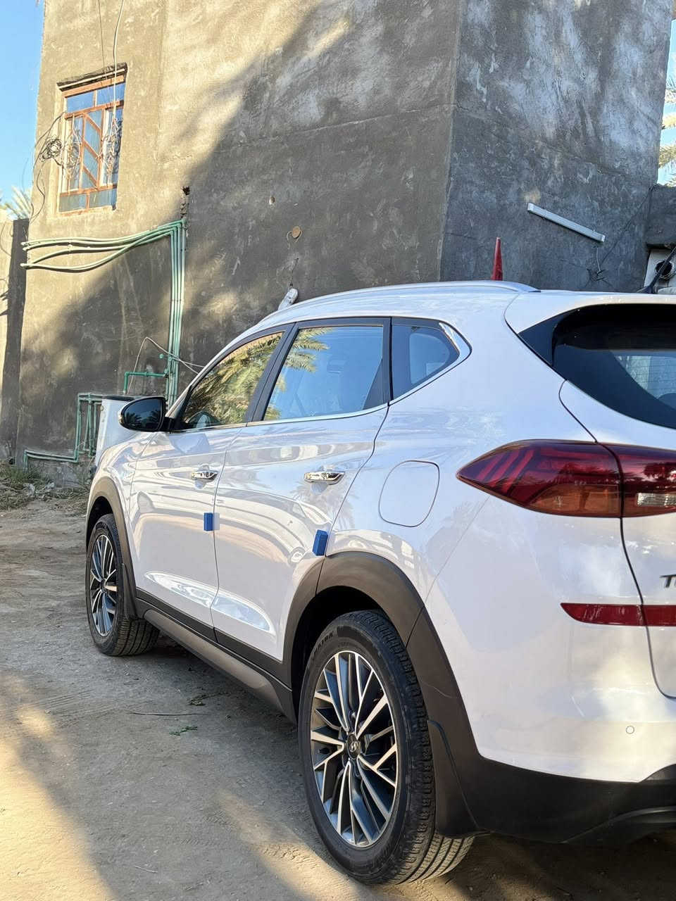 السلام عليكم توكسان موديل ٢٠١٩ خليجي مكفوله كفاله عامه عده أربع أصابع بارد فول عده البنورامه ماشيه ١٣٥ محرك كير كفاله حداديه تبريد مكفول مكان السياره كربلاء سعر ٢٠٠ وبيه مجال رقم الهاتف ***********
