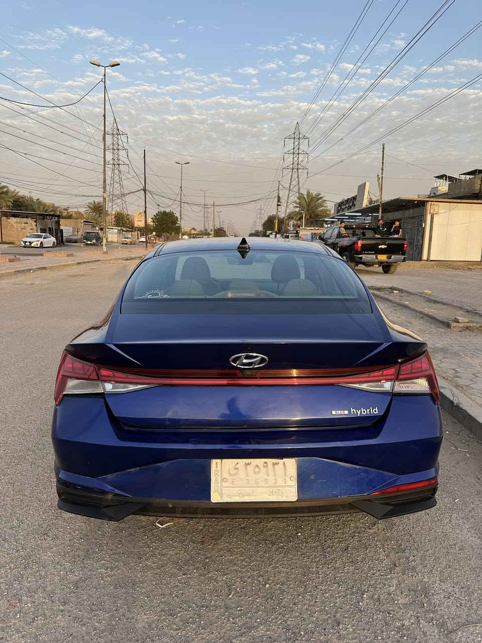 النترا هايبرد
السلام عليكم 
النترا هايبرد موديل 2023  
فئة BLUE hybrid 
• محرك 1.6 GDI  بالإضافة الى محرك كهربائي مغناطيسي بقوة 32 كيلو واط وگير DCT دبل كلچ 6 سرعات 
• بصمة تشغيل وأبواب وصندوق ذكي يفتح عند الإقتراب 
• تشغيل عنّ بعد 
• نظام تجنب التصادم الأمامي مع كشف المشاة.
• نظام المساعدة في البقاء ضمن المسار (LKA) 
• نظام المساعدة في تتبع المسار (LFA) 
• نظام التحذير من النقاط العمياء (BCA) 
• نظام التحذير من حركة المرور الخلفية وتوقف ذاتي
• مناخ التبريد منفصل بين السائق والراكب
• سايد بريك كهربائي
• 3 وضعيات قيادة Smart - Normal - Sport
• تدفئة كشنات 
• كاميرا خلفية دوارة 
• شاشة بلوتوث وتدعم Apple CarPlay و Android Auto لاسلكياً يعني بدون كيبل
• لايت زنون LED ٣ عدسات ناصي عالي 
• باگ لايت LED 
• إقتصادية بالبنزين التفويلة تمشيك 850 كيلو 

السيارة جاهزة من كلشي ومحرك وگير بلاديات عالشركة ما مفتوح بيهن شي وما بيها أيّ نقوصات ثانية يعني شغّل وأطلع 
حادثها بأمريكا بنيد فقط ومبدل وصور الحادث موجودة بالمنشور وبالعراق صار بيها صبغ بالچاملغ الأمامي الأيمن والأيسر والصندوق والباب خلف السايق أثر طخات سطحية بدون دواخل وشاصي ولغود مكفولات 
رقم بغداد بإسمي 
السعر 149 قابل للتفاوض 
عنواني بغداد - الغزالية 
***********
