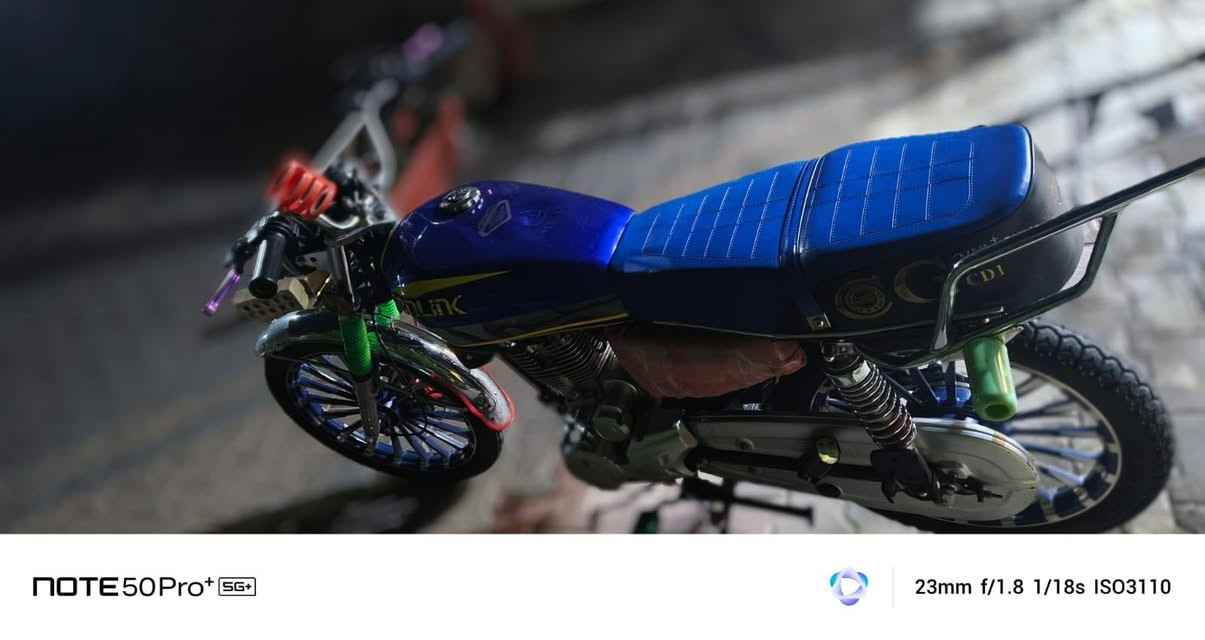 السلام عليكم دراجه ايراني خمسه كير 
 موديل 2024 الدراجه كفاله عامه 
ماشيه 2085 حقيقي 
محرك 200cc
دراجه على وضع الشركه 
الاستفسار اتصال ع الرقم *********** 

اني مكلف بل نشر
