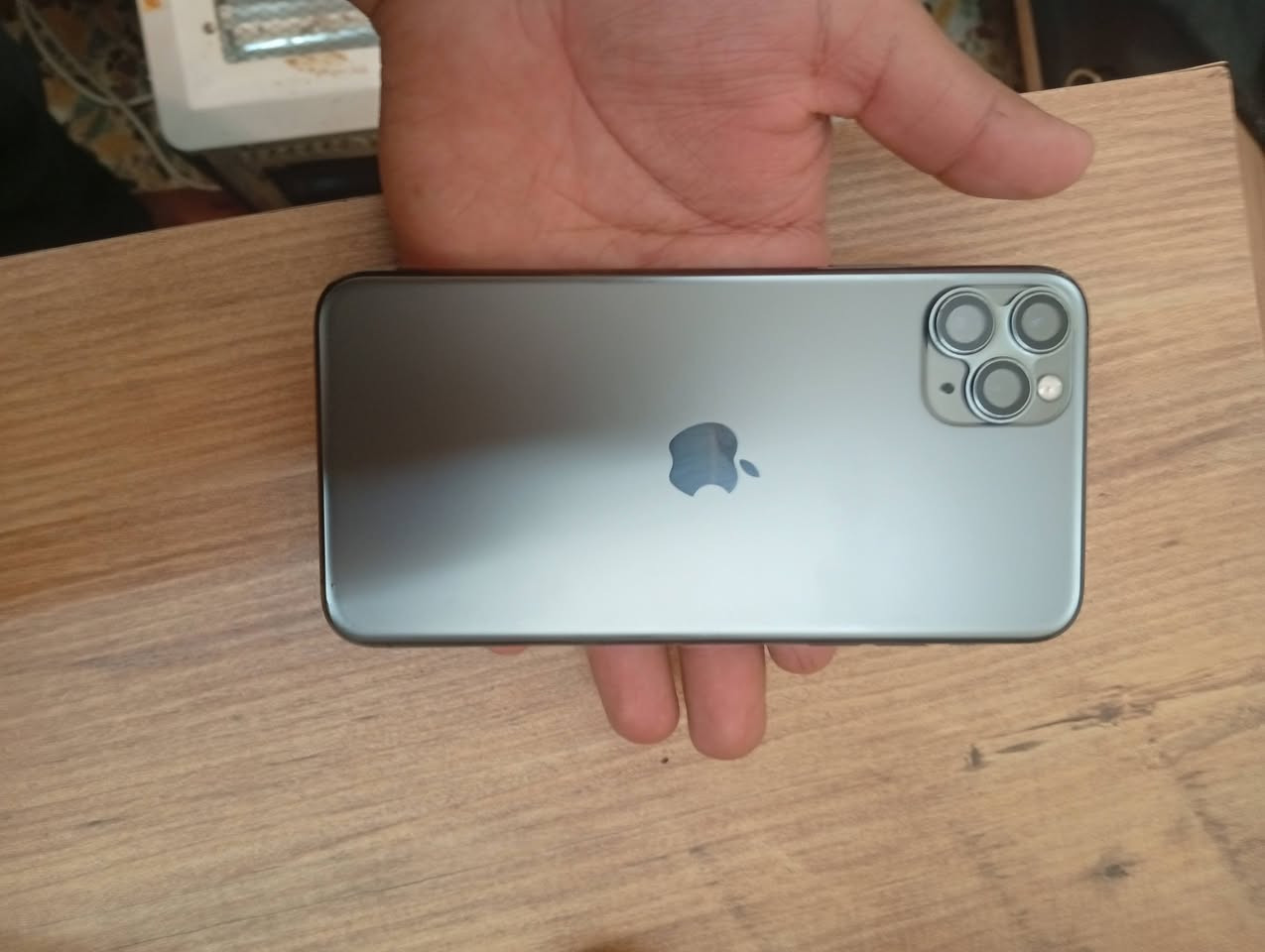 السلام عليكم 
موبايل ايفون 11 برو ماكس 📱
الجهاز مبدل فقط شاشه أصلية 
موبايل نضيف 
كلشي مابيه فقط شاشه حده بطاريه مابدله بعدهي 🔋
سعر الجهاز 250 الف💵
بغداد/ بغداد الجديده 
يوجد توصيل 🚗

رقم الهاتف  ***********
