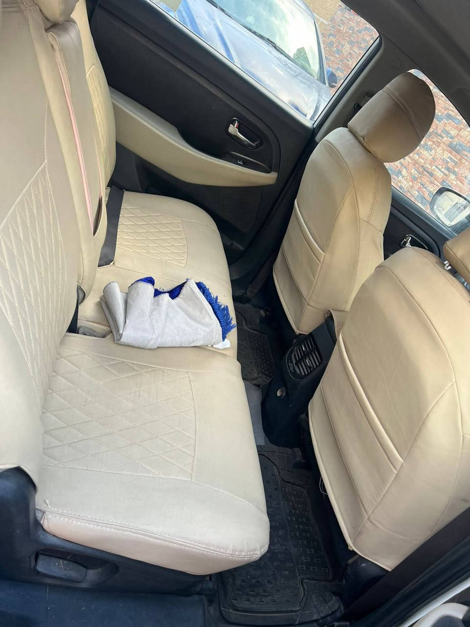 كارنز ٢٠١٤ خليجي
ارضية تغليف جلد 

كشنات تغليف علامة كارنز

ماشية ١١٢ الف 

بانوراما 

فتحة سقف 

محرك ٢٠٠٠ دوش بدون تبخير او تنقيص

فقط بارد بسيط في جاملغ امامي ايمن وخلفي ايسر 
بدون صبغ او معجون 
السونار منشور

لايت دوار 

حساس خلفي 

باقي المواصفات المعروفة

رقم انكليزي بغداد

السعر ١٤٦ ورقة 

سنوية لغاية ٢٠٣٠

مكان السيارة بغداد

اتصال واتس اب ***********
