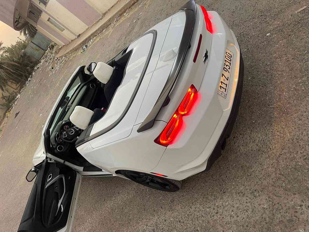 السلام عليكم للبيع كمارو                                                     موديل 2023.                                                               وارد امريكي.                                                                 رقم بغداد الجديد تحويل ثاني يوم.                                        ماشيه 23ميل                                                                  كير محرك مكفول                                                             محرك 8سلندر.                                                           السياره جاهزه مانقصه شي                                             مكان بغداد العامريه.                                                   للتواصل *********** /***********
