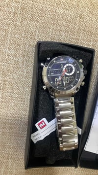 ساعة • نفي فورس