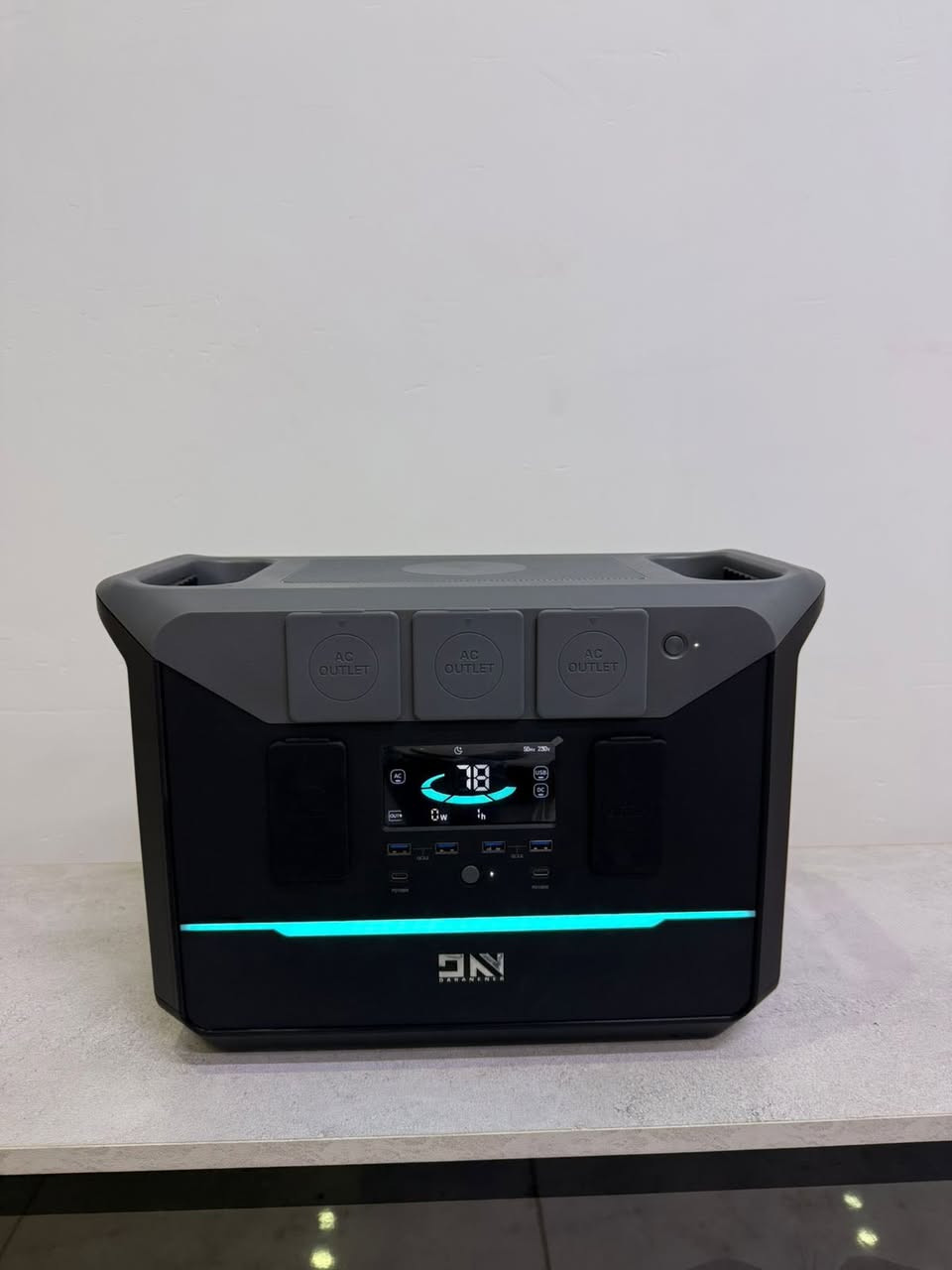 باور ستيشن 8 أمبير 1800 واط
يدعم الواح طاقه شمسيه بقدره 600 واط 

من افضل الماركات في العالم 

البطاريه الافضل في العالم ليثيوم فوسفات الحديد يعني عمر طويل 

يحتوي عل منافذ عديده 

ينطيك وقت تشغيل حسب استخدامك 

للاستفسار خاص او واتساب رجاء 

***********
