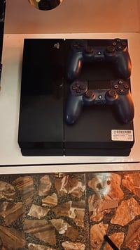 📢 للبيع PlayStation 4 FAT مهكر بحالة ممتازة  ✅ المواصفات: 🎮 جهاز PS4 F...