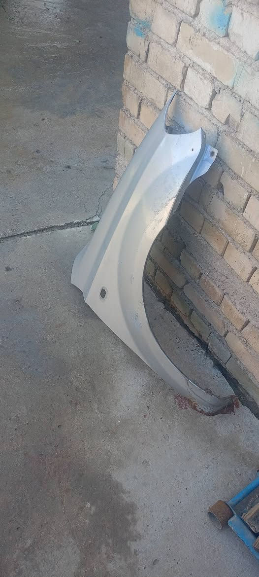 سلام عليكم غراض أفيو حاوية مالكصة الباب كامل ماعدة ابطانة 250 جاملغات أبو اشارة الواحد 100 مكان فلوجة وبيهن مجال ***********
