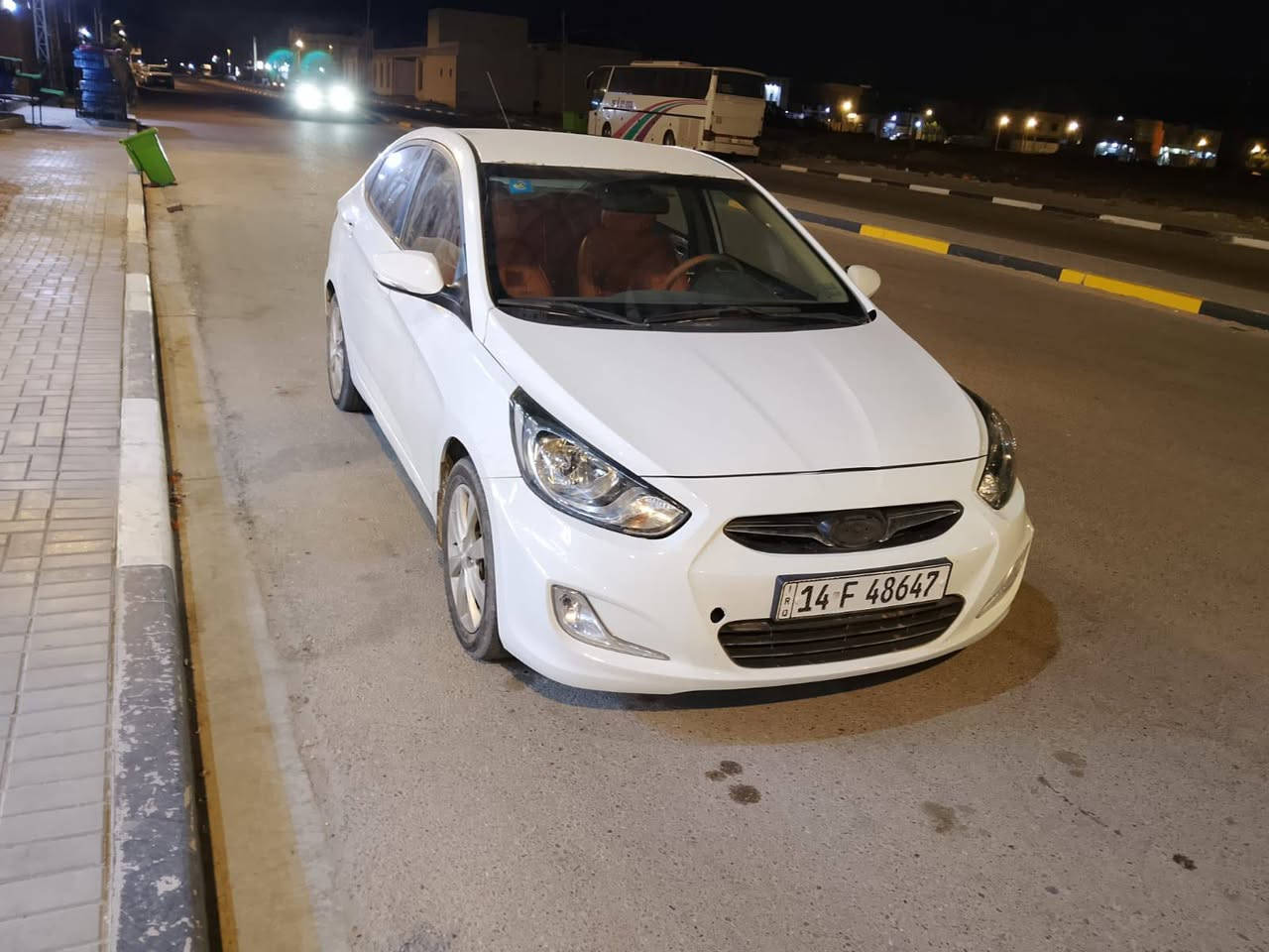 سلام عليكم اكسنت لبيع مديل 2013 جليجيه ثلاثه قطع صبغ مكينه 1600كيرحداديه تخم تاير سياره بسمي سعر 85تواصل على رقم *********** البصرة, العراق
