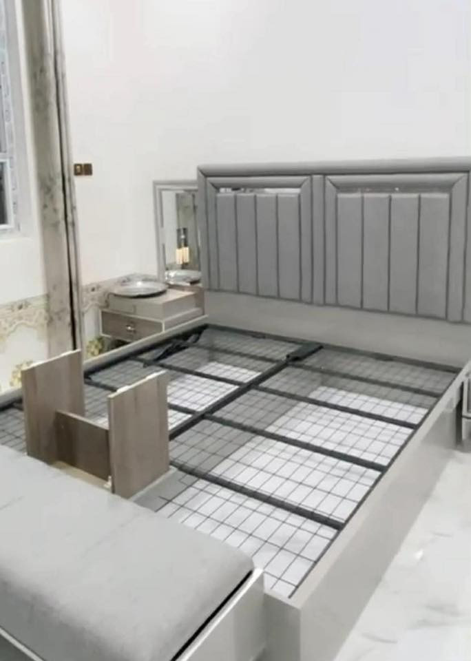 السلام عليكم غرفه نوم تركيه للبيع نظيفه مابيه ضرر كهربائياته شغاله مكاني بابل تواصل واتساب فقط ***********
