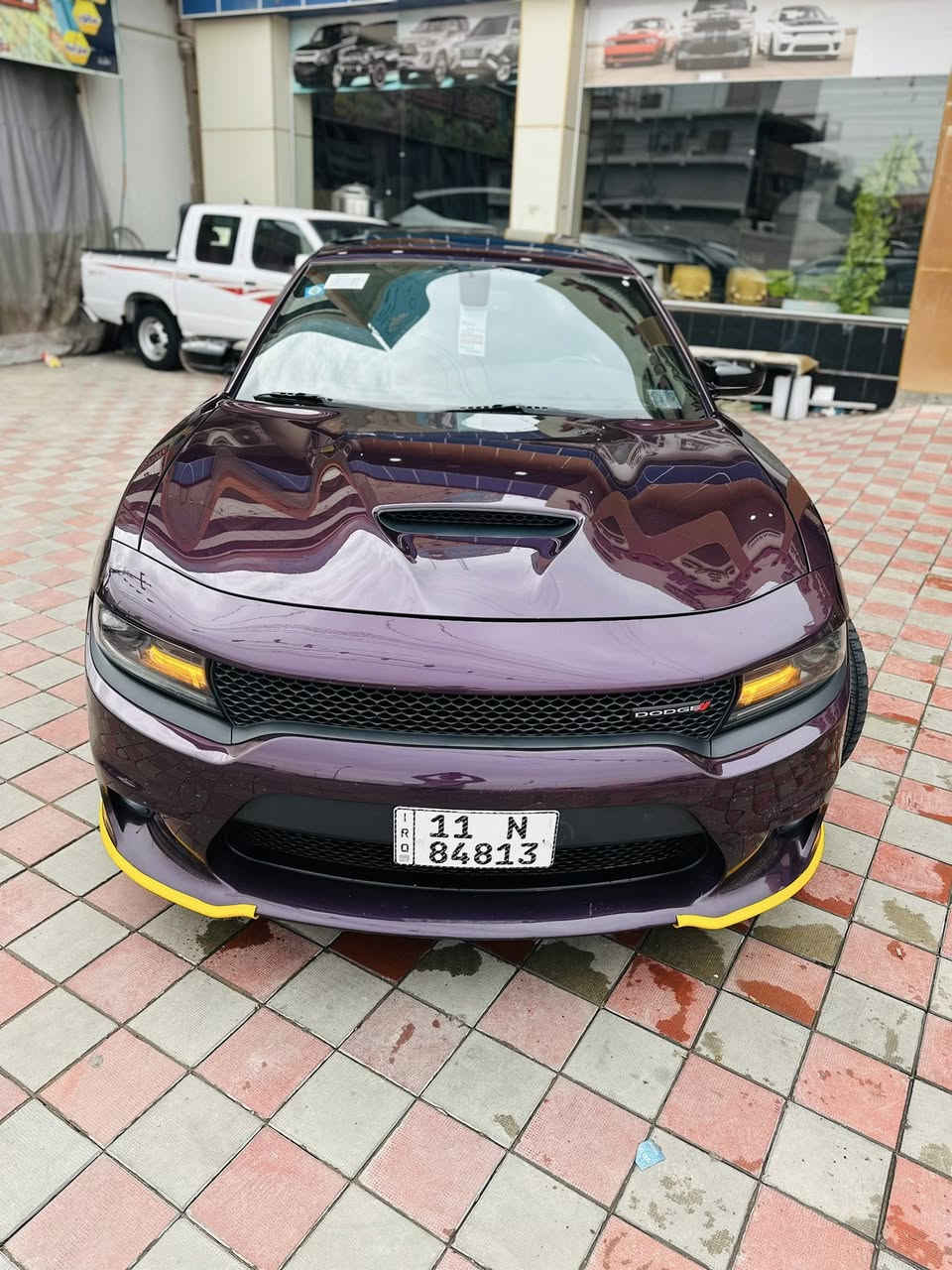 السلام عليكم 
للبيع جارجر 2020 خليجي GT
لون مميز كرزي 
فوول مواصفات 
فتحه 
شاشه كبيره 
كشنً كهرباء 
داخل جلد 
لايت زنون 
ويل 20 
كير محرك كفاله 
كفاله من الصبغ والتبديل 
سياره كلش جديده ونضيفه 
السعر 258$ ورقه وبيها مجال بيع مستعجل 
الرقم الستفسار ***********  واتساب شغال
